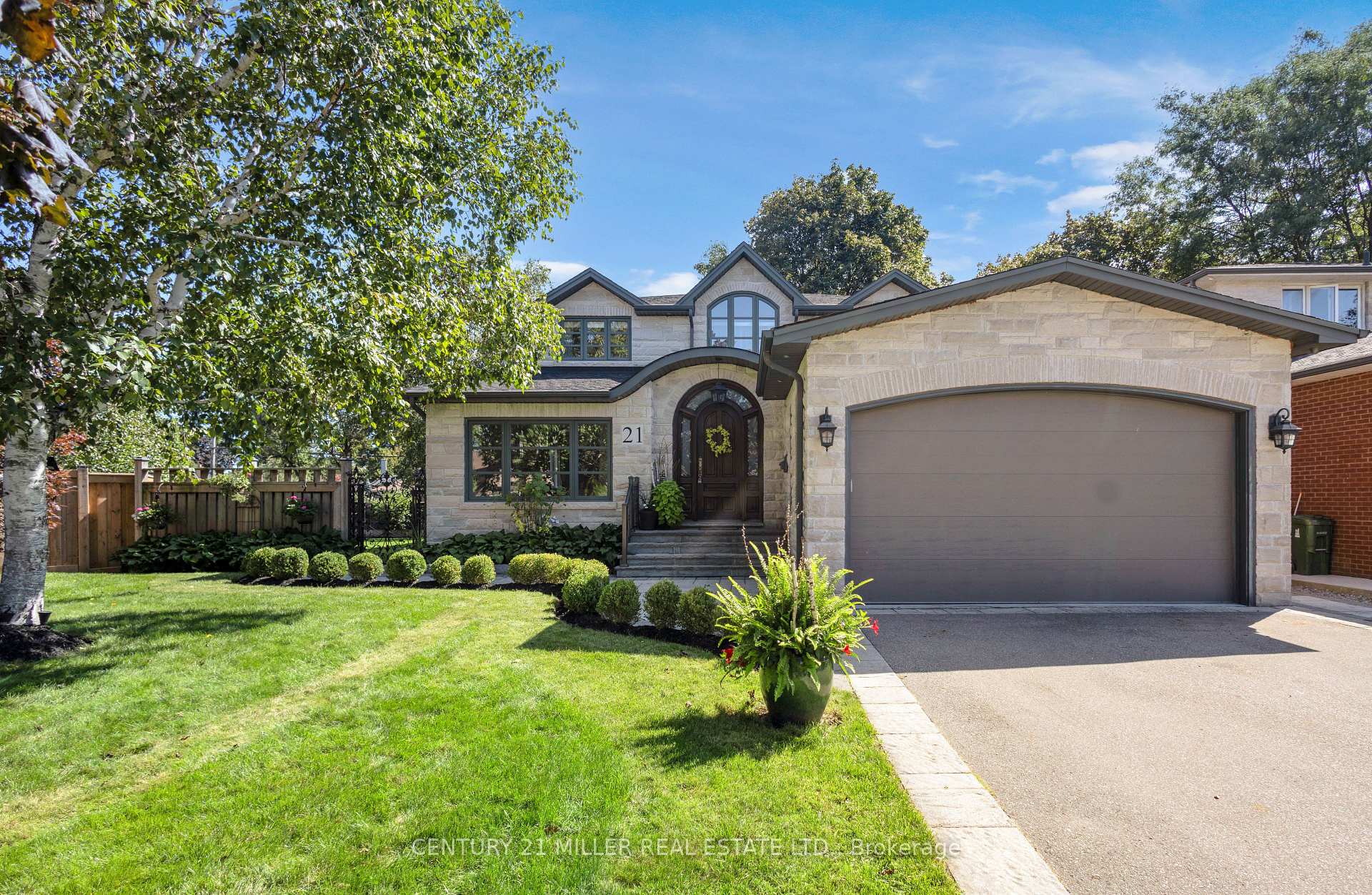 21 Neiltree Court, Toronto, On M9c 5c3