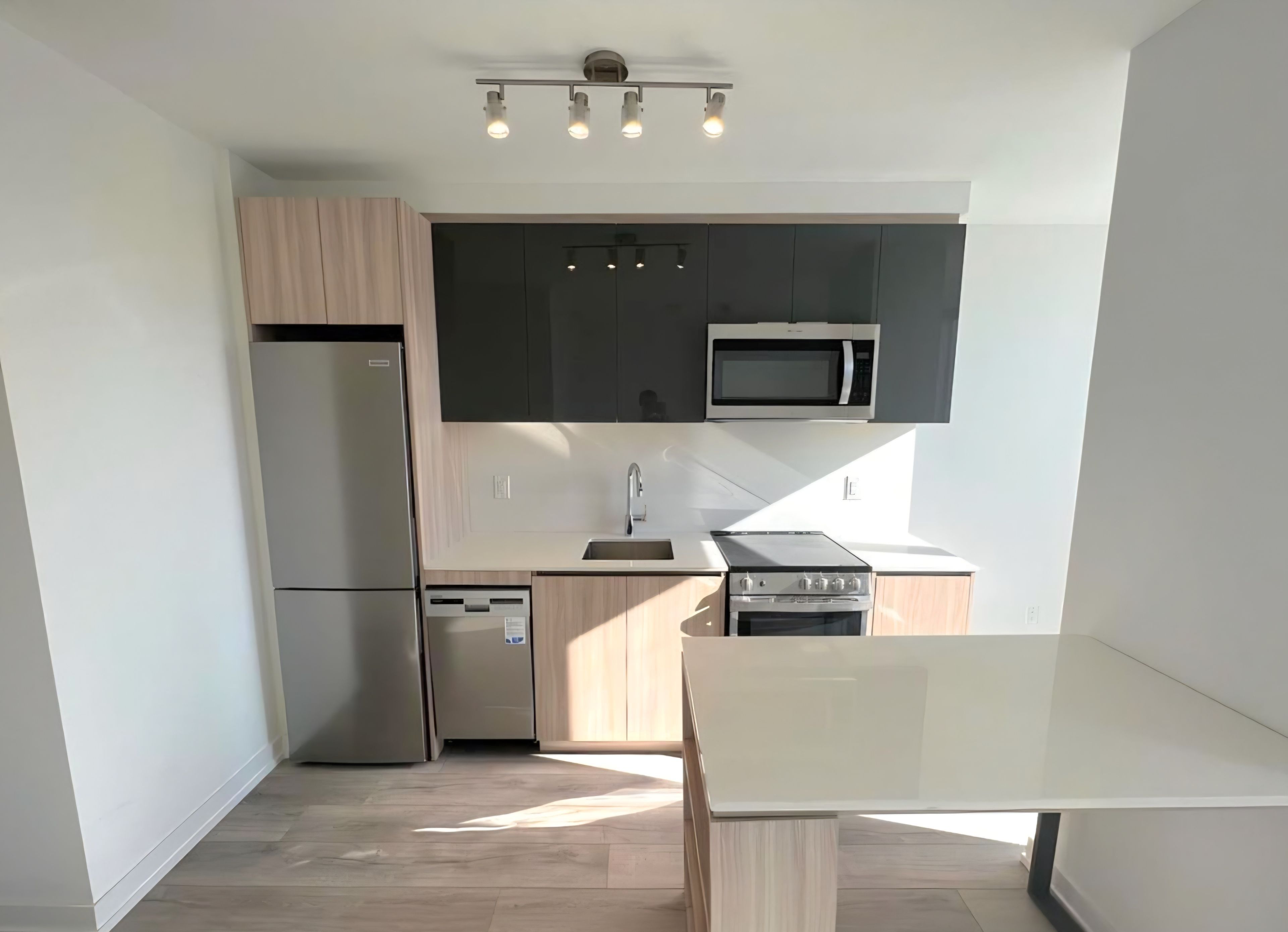 11 Maryport Avenue 205, Toronto, On M3m 0e2