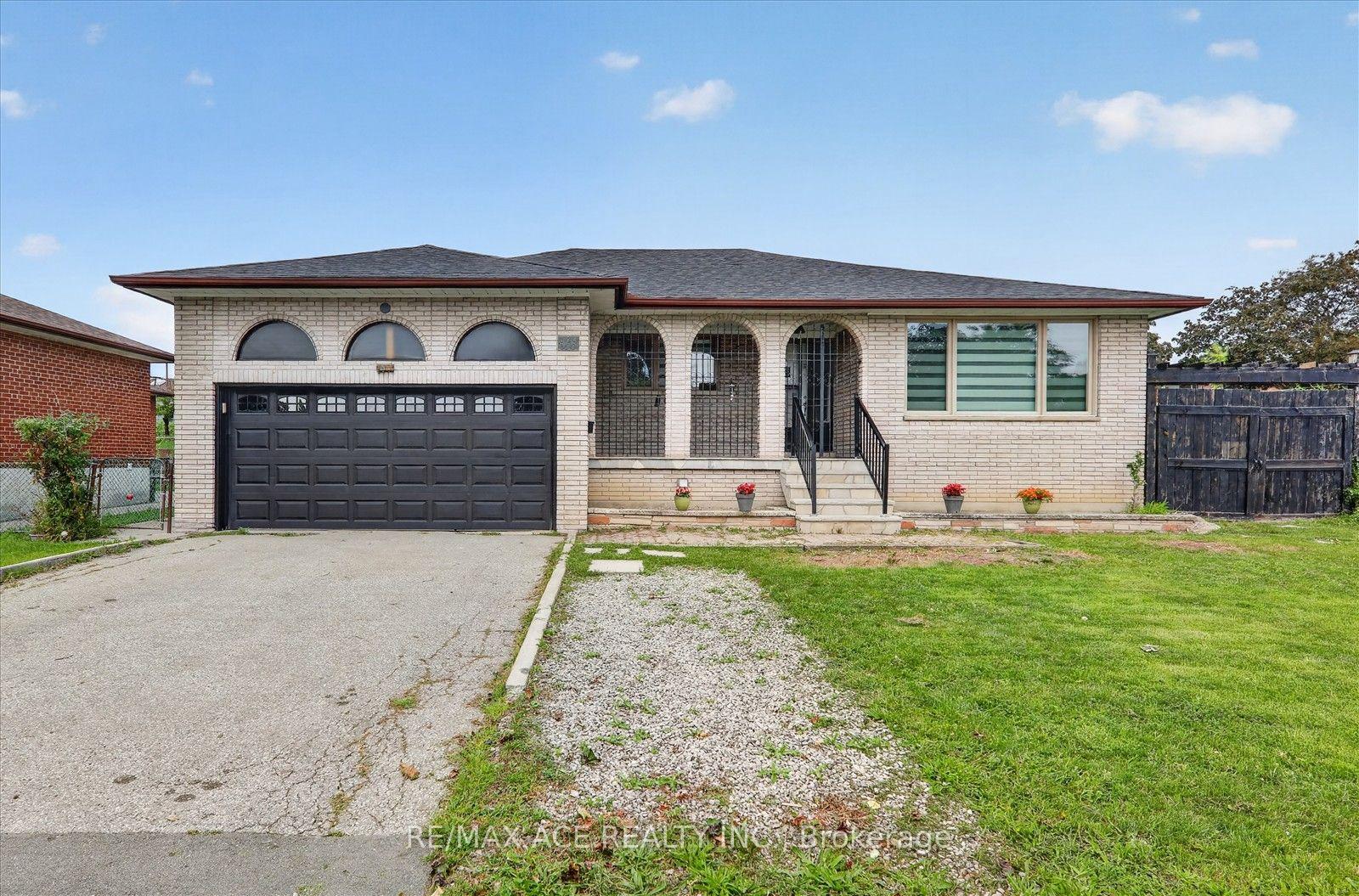 124 Honeywood Road, Toronto, On M3n 1b4