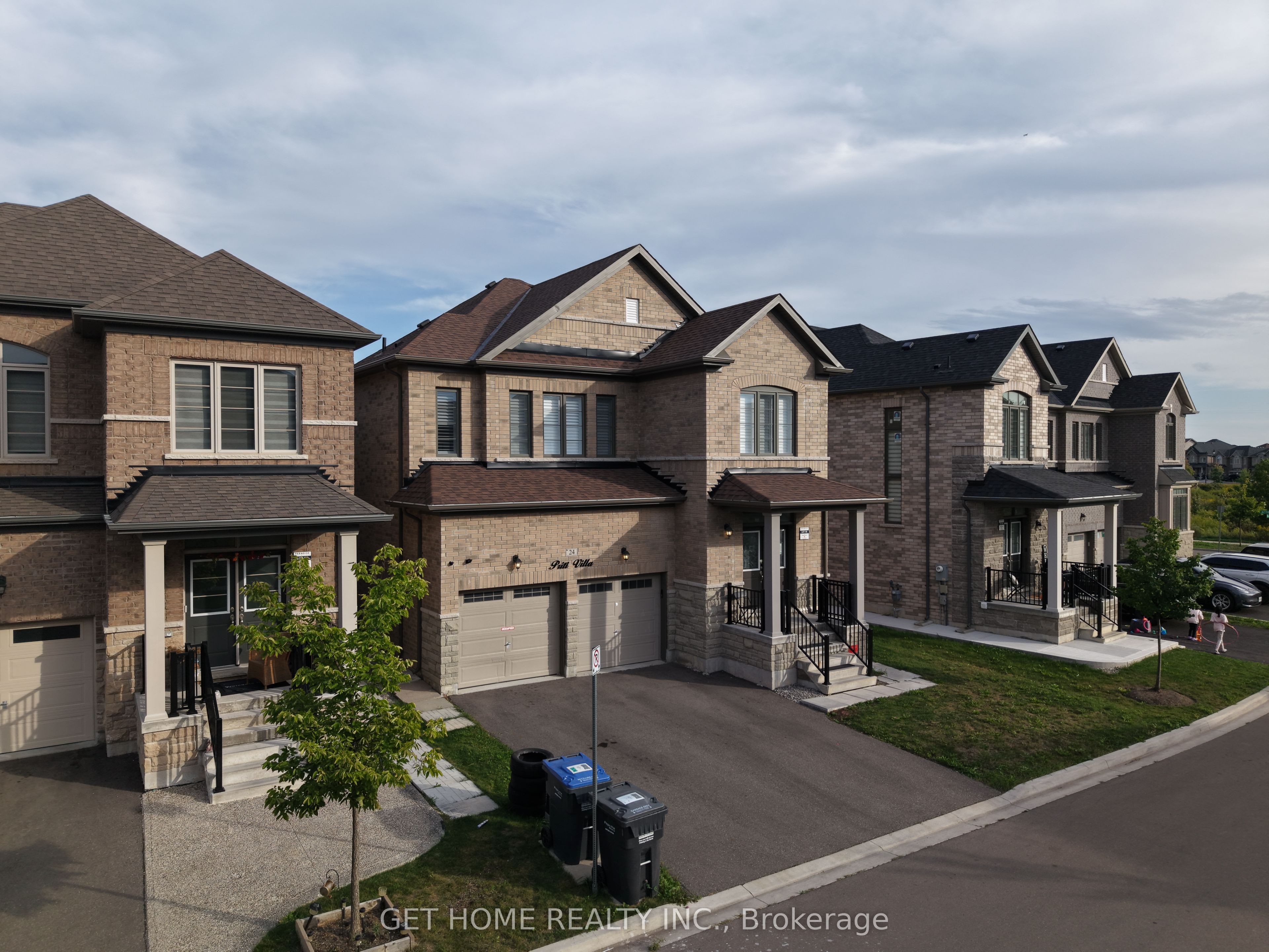 24 Bachelor Street, Brampton, On L7a 5a9