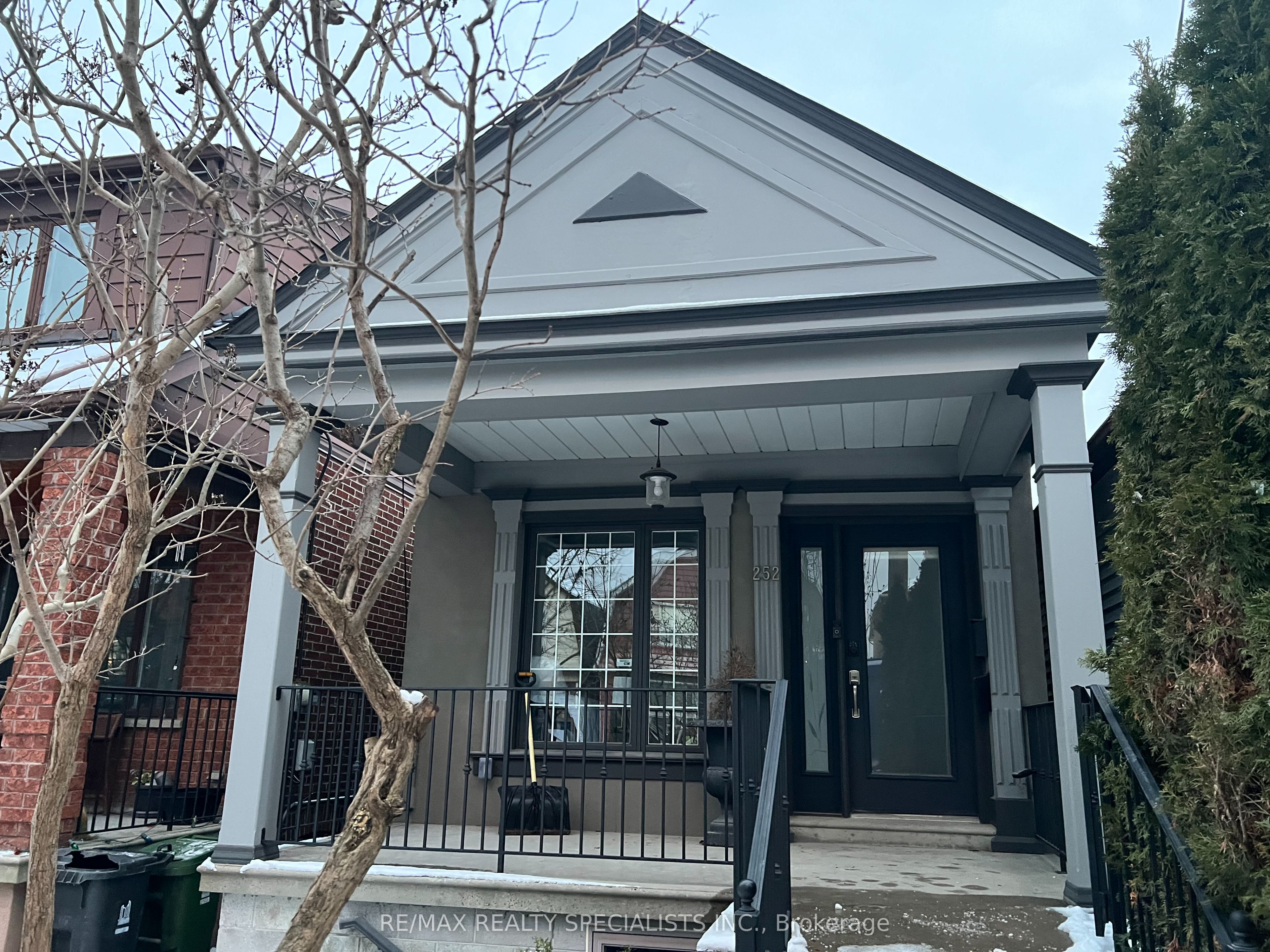 252 Earlscourt Avenue, Toronto, On M6e 4b6