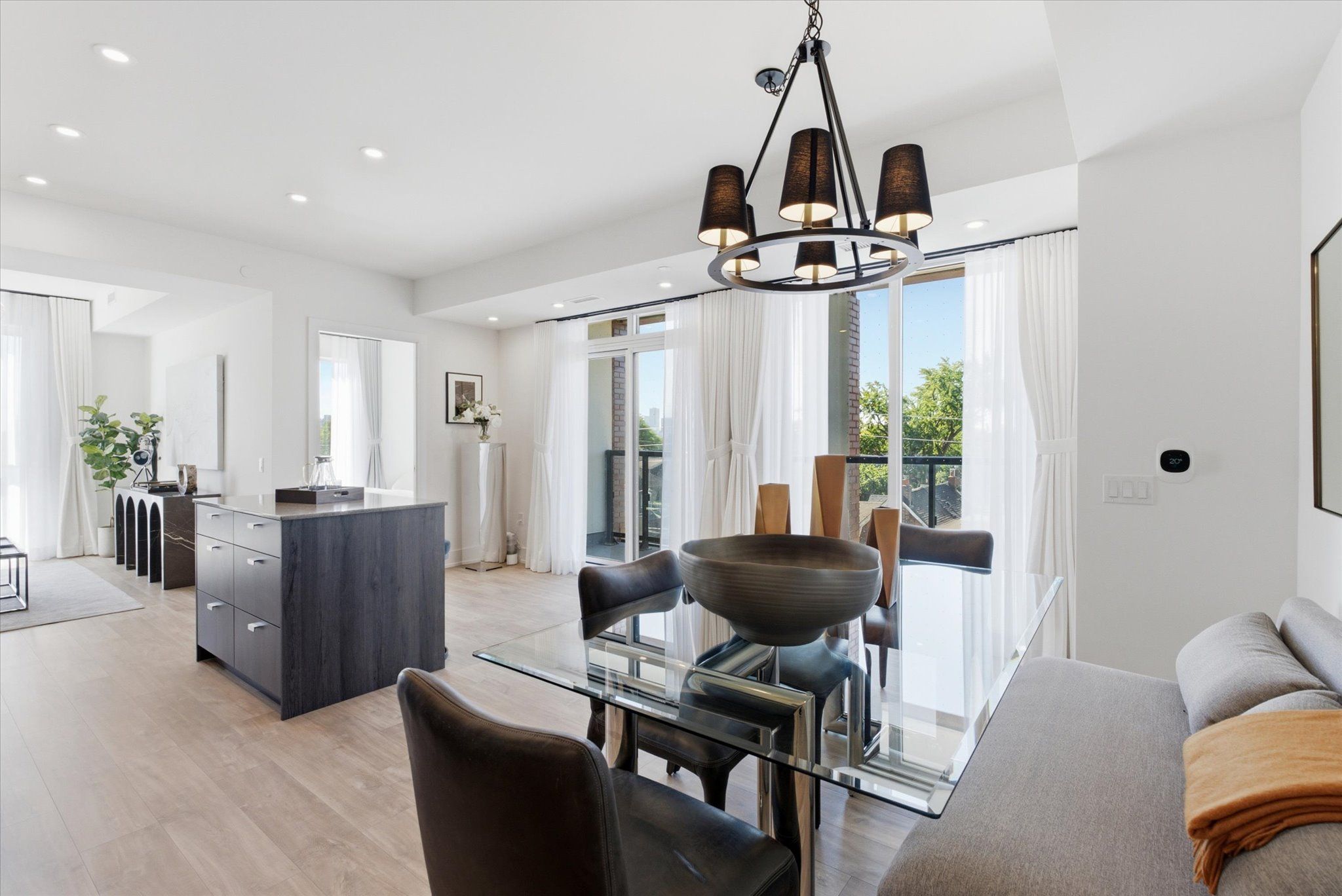 858 Dupont Street 328, Toronto, On M6g 1z7