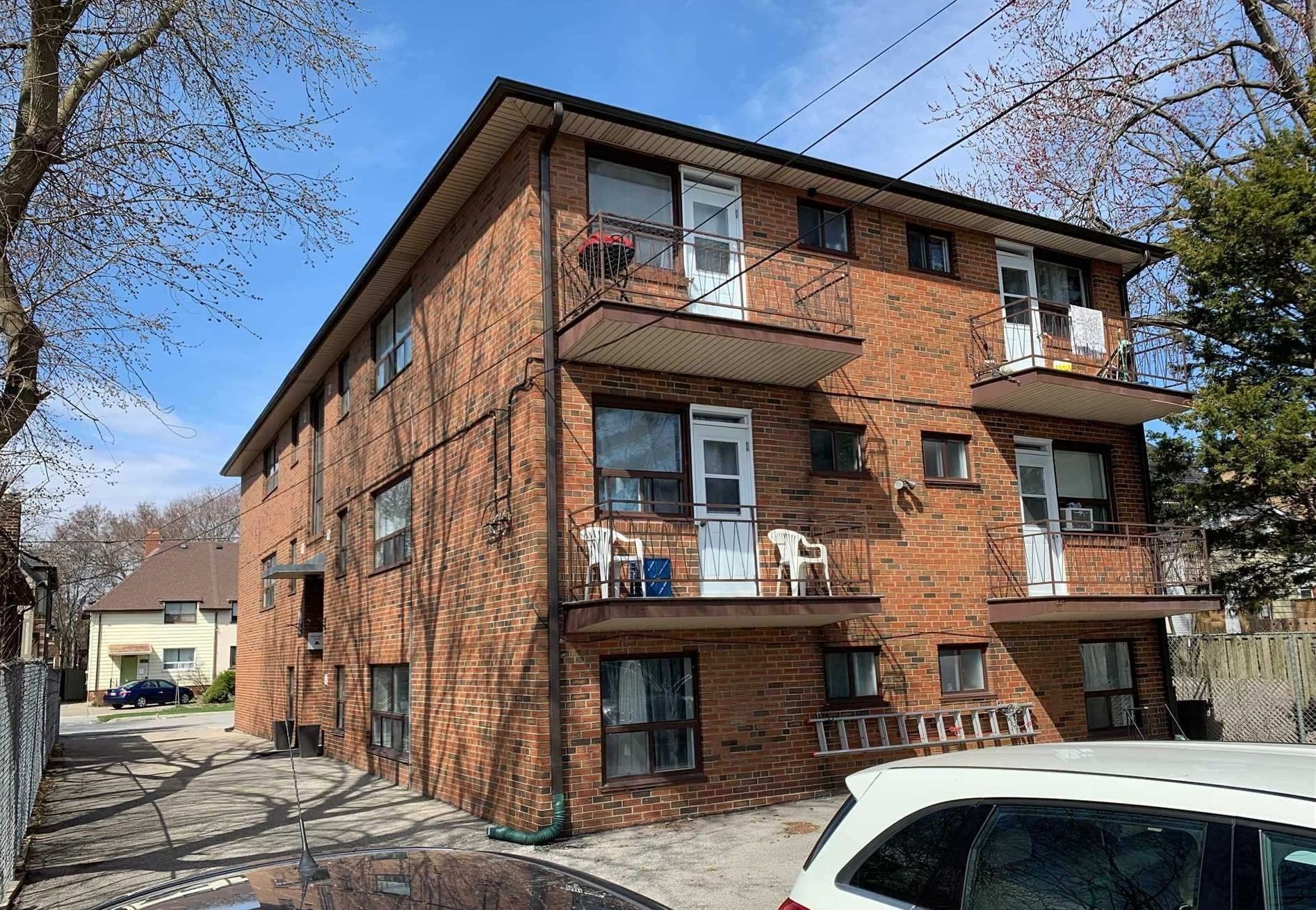 115 Eighth Street 10, Toronto, On M8v 3c5