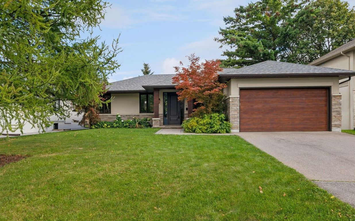 19 Oldham Road, Toronto, On M9a 2b8