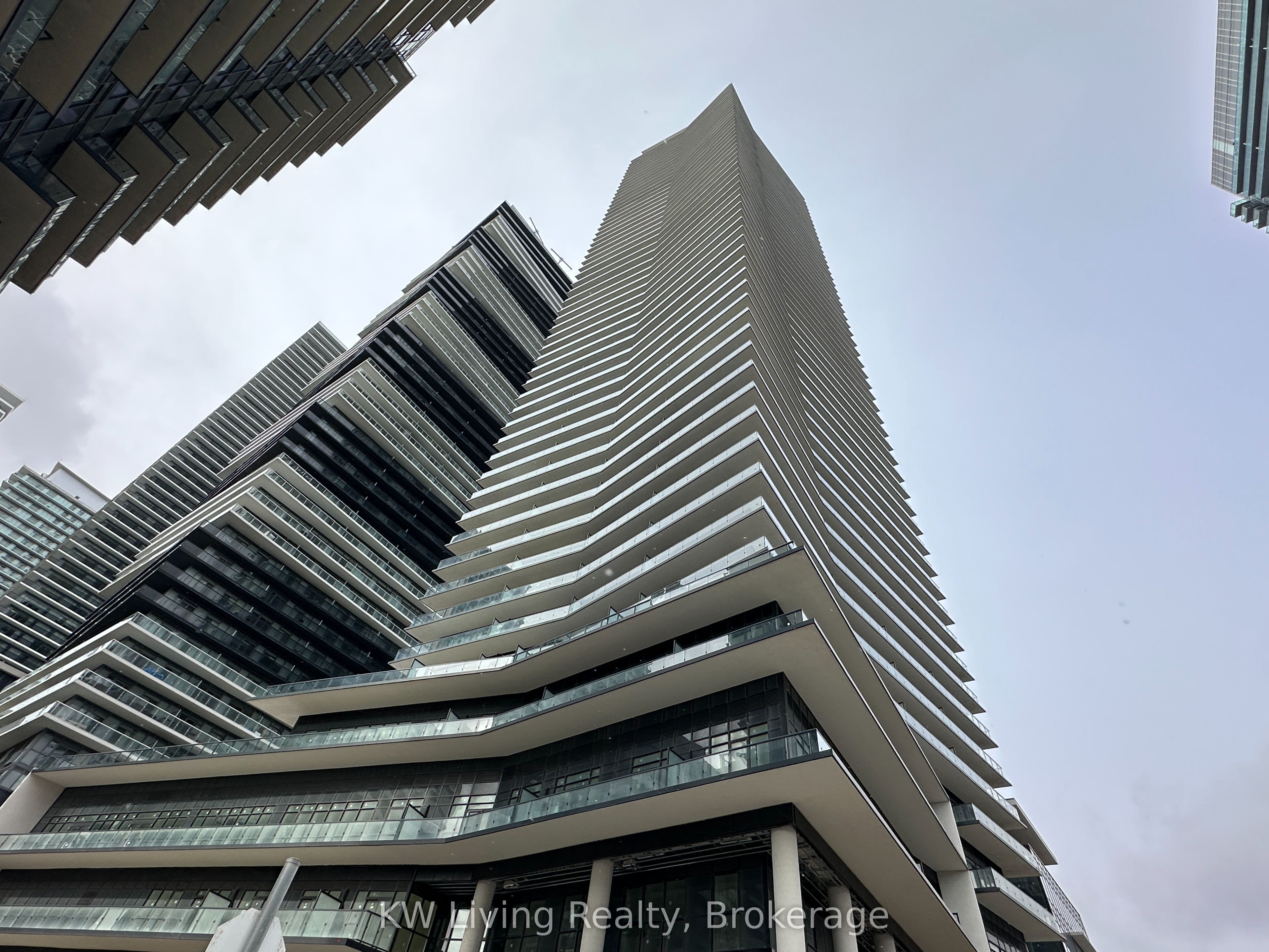 38 Annie Craig Drive 2111, Toronto, On M8v 0g9