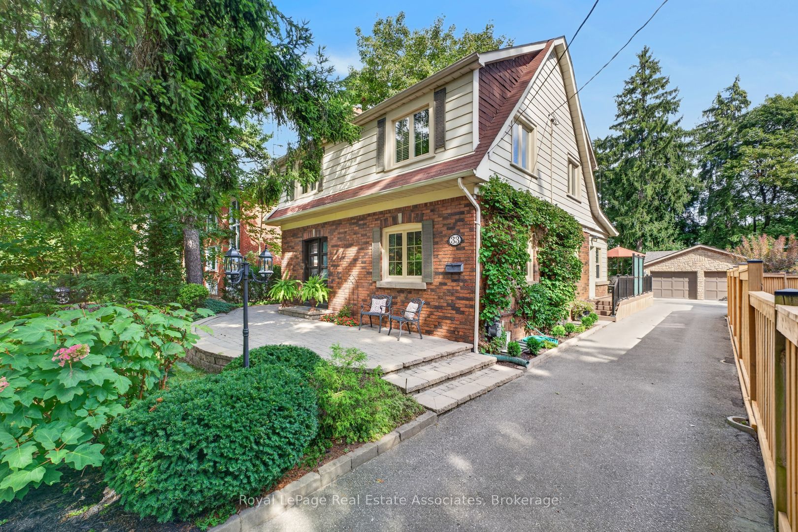 33 Ben Machree Drive, Mississauga, On L5h 2s2