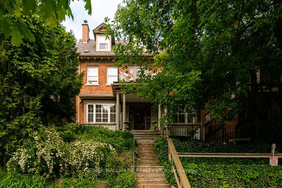 483 Parkside Drive Lower, Toronto, On M6r 2z9