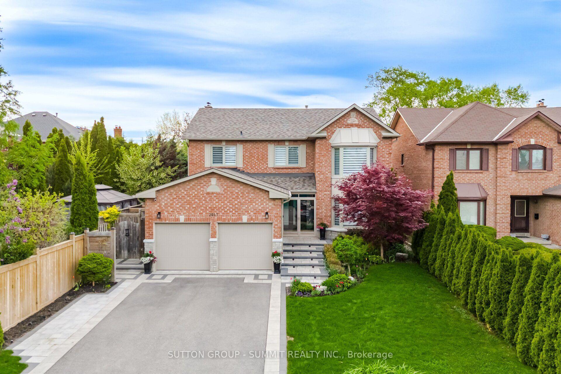 2017 Lady Di Court Nw, Mississauga, On L5k 2n1