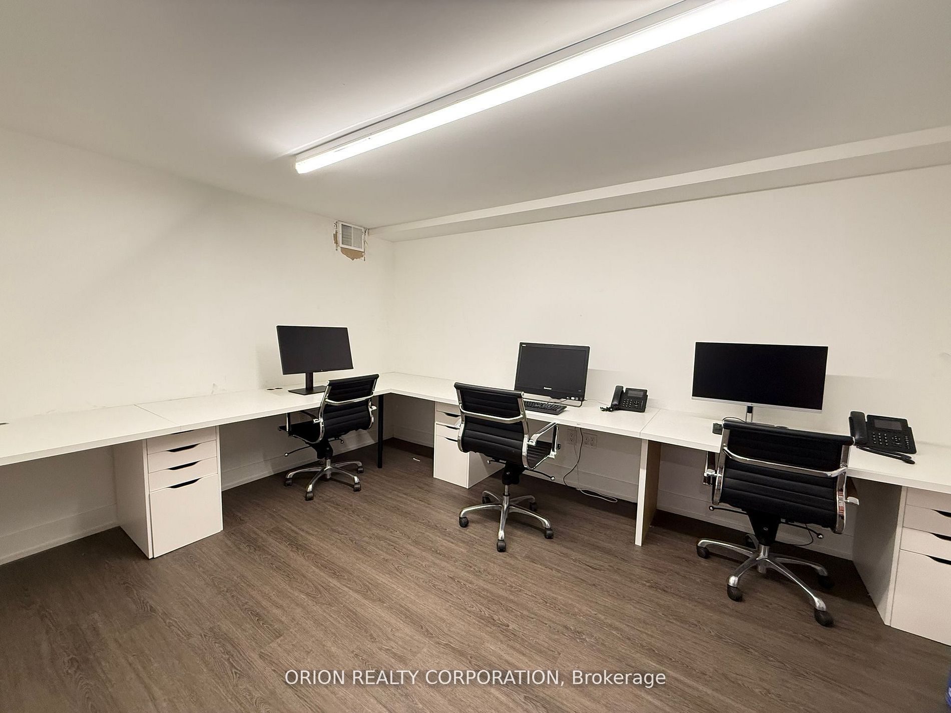 1149 Lakeshore Road E L2, Mississauga, On L5e 1e8