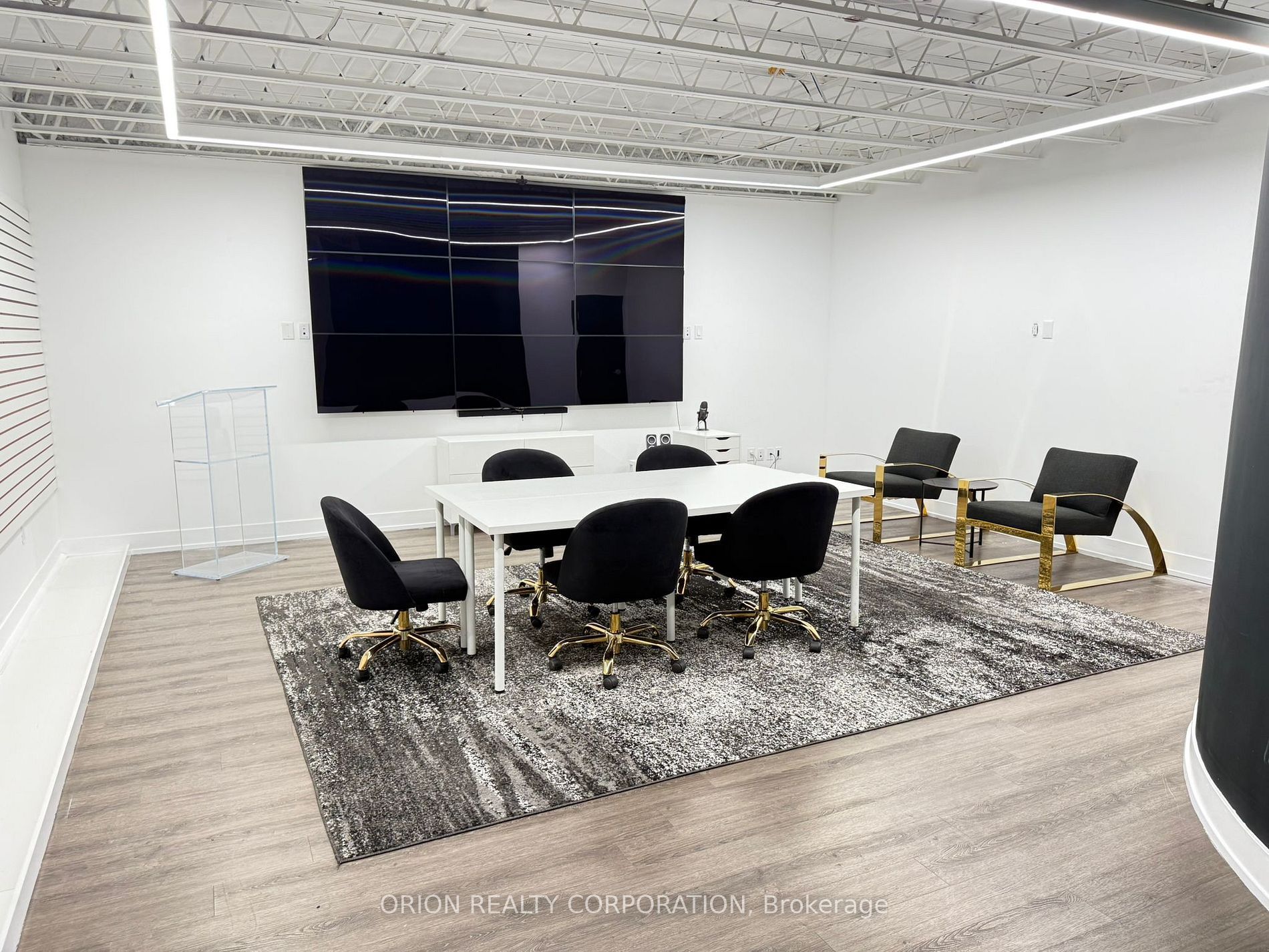 1149 Lakeshore Road E L3, Mississauga, On L5e 1e8