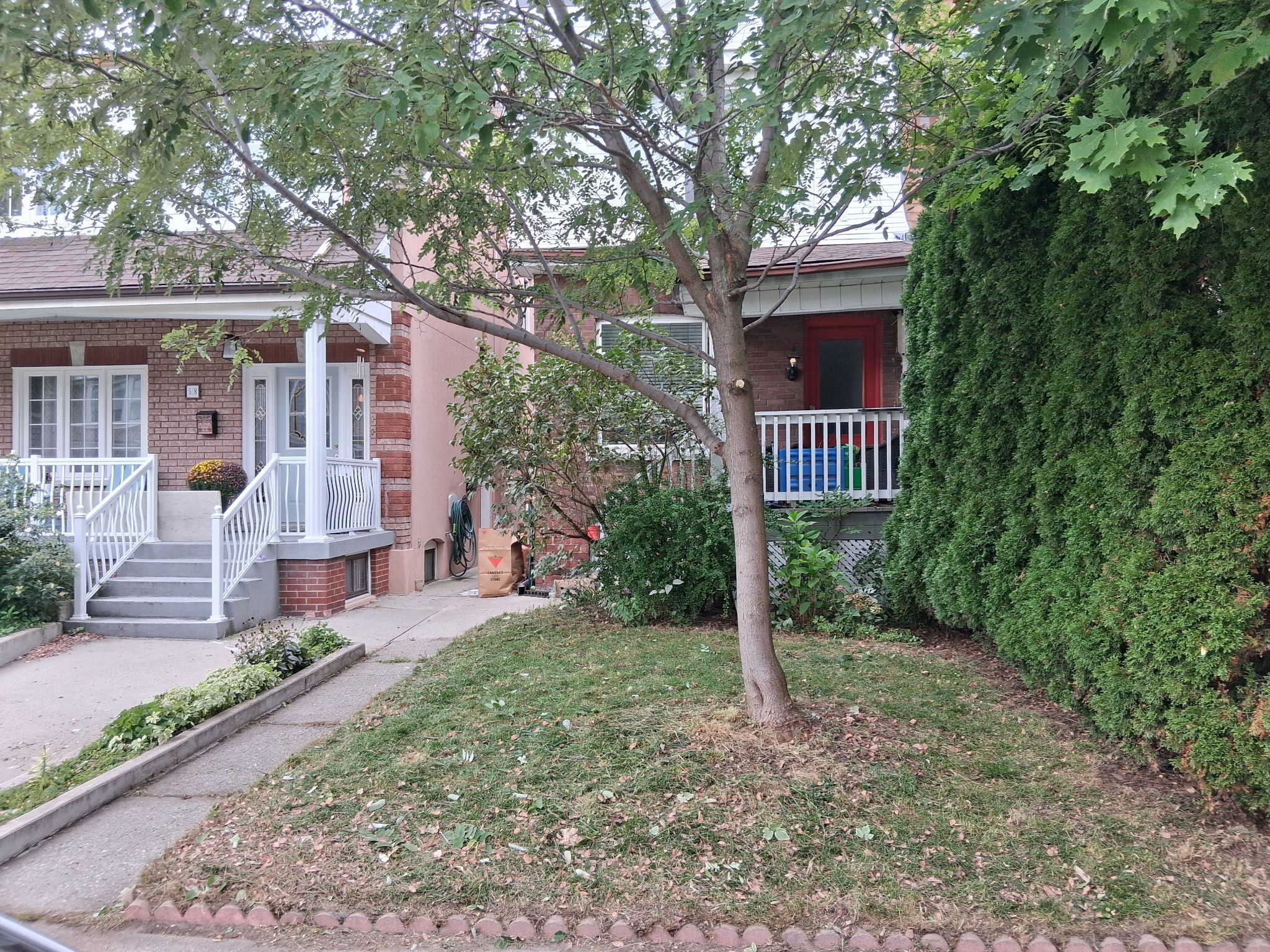 60 Gillespie Avenue, Toronto, On M6n 2y6