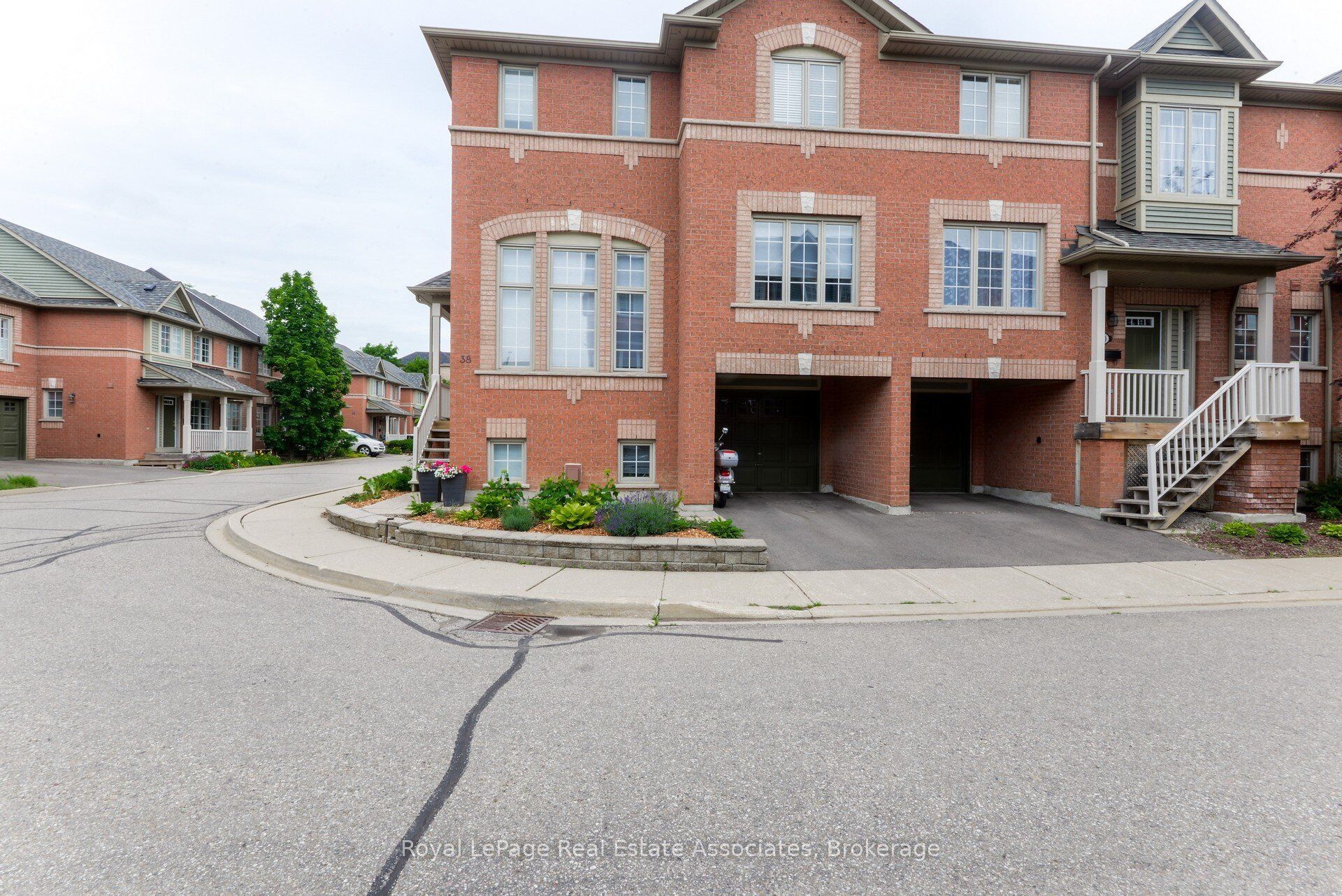 5031 East Mill Road 38, Mississauga, On L5v 2m5
