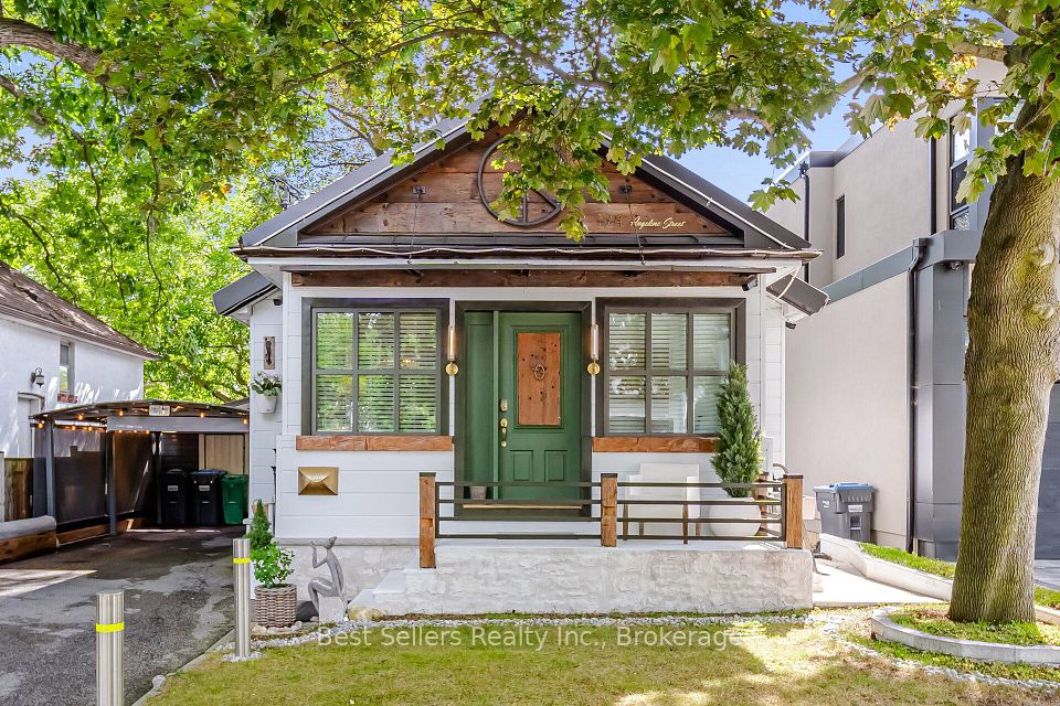 174 Angelene Street, Mississauga, On L5g 1x2