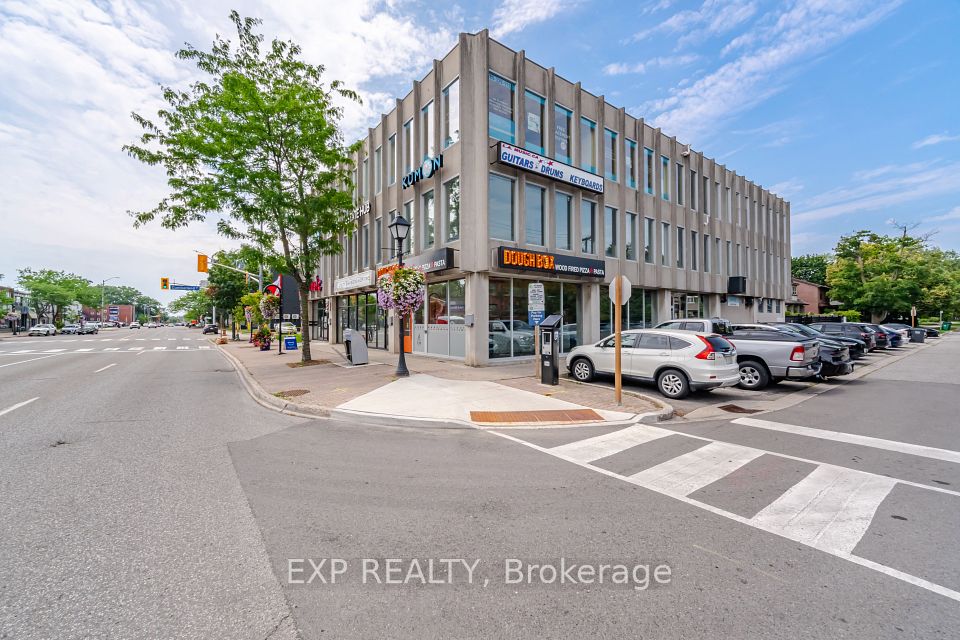 230 Lakeshore Road E Corner, Mississauga, On L5g 1g7