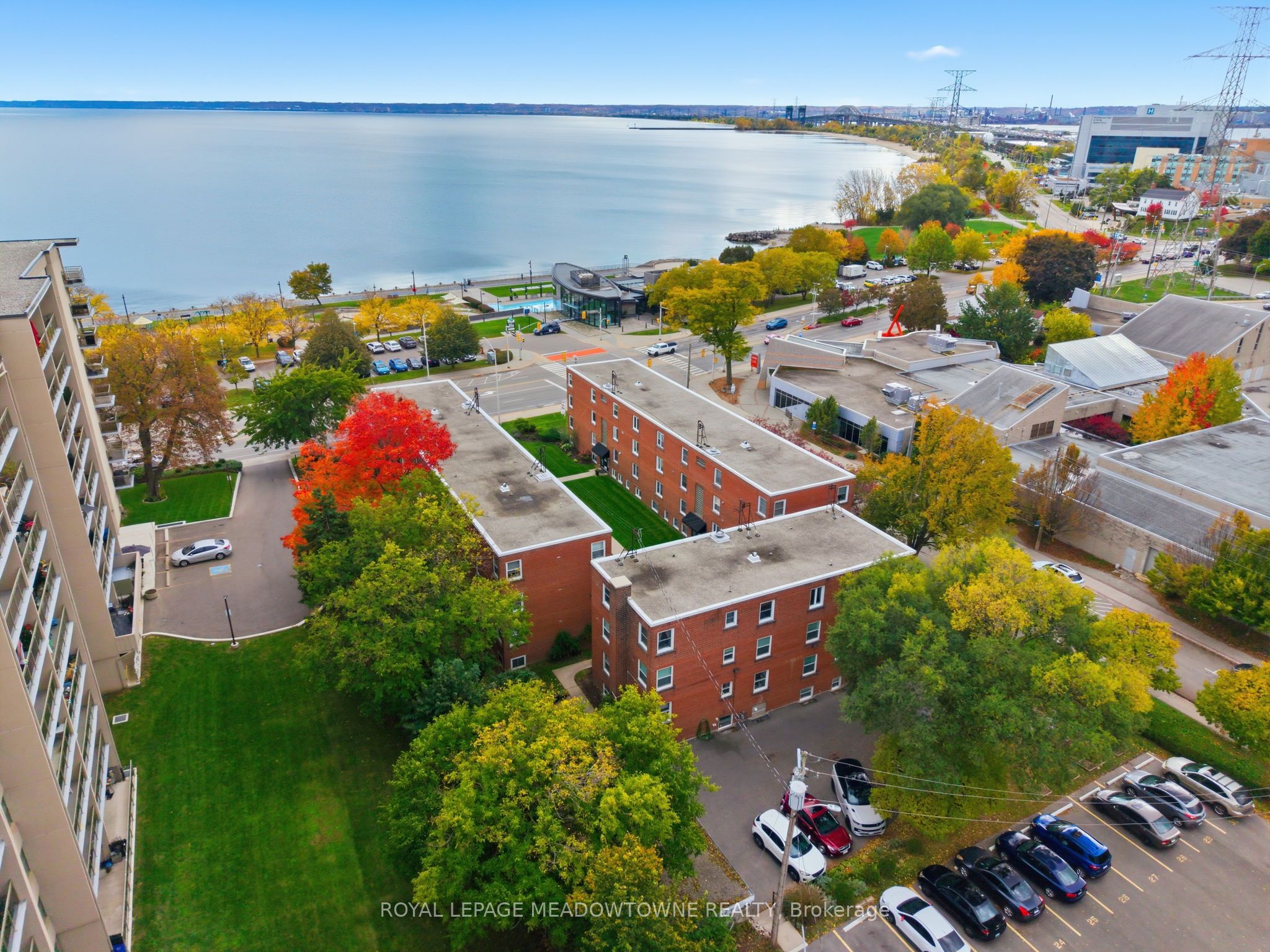 1351 Lakeshore Road 15, Burlington, On L7s 1b1