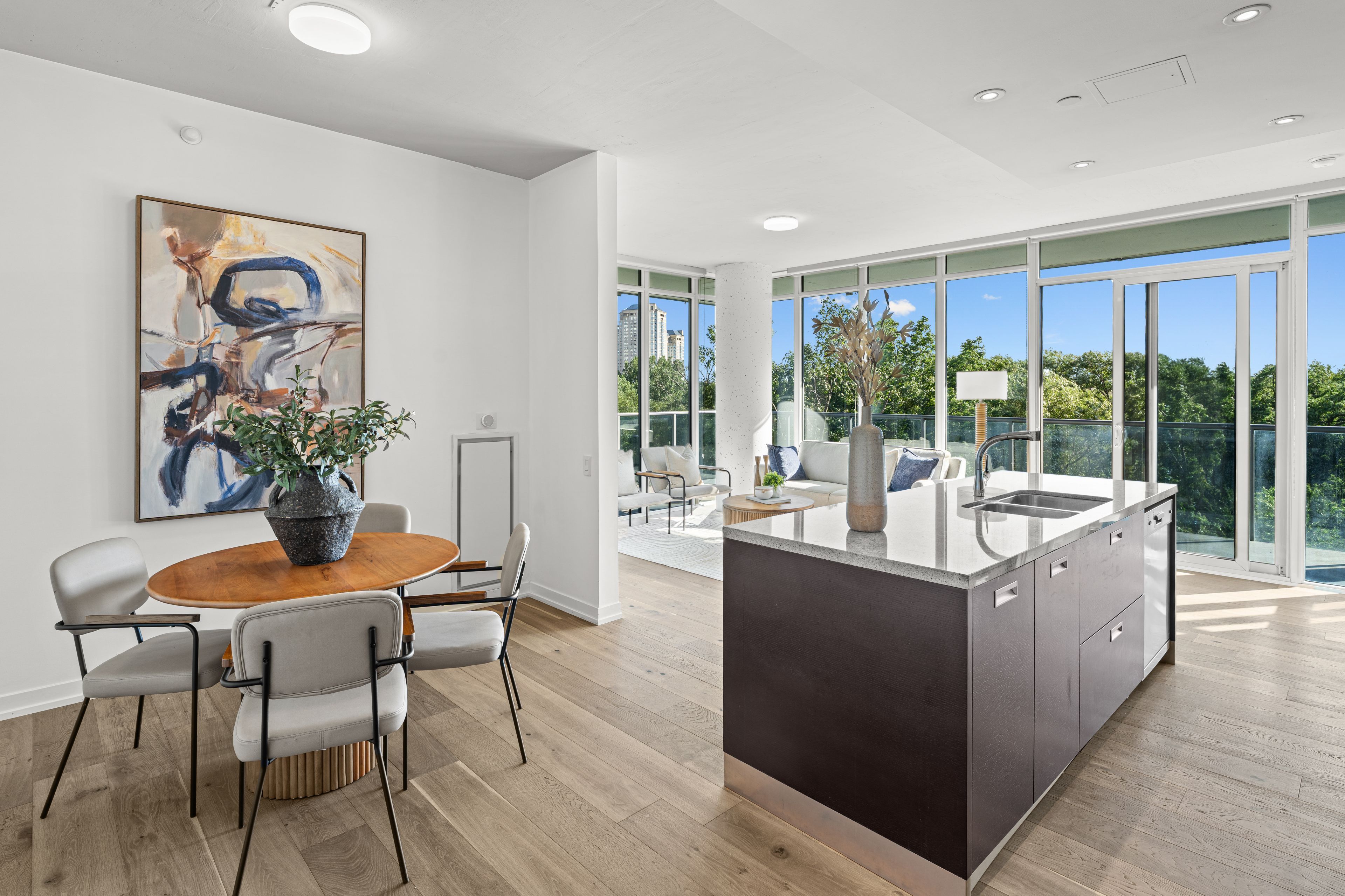 88 Park Lawn Road 305, Toronto, On M8y 0b5