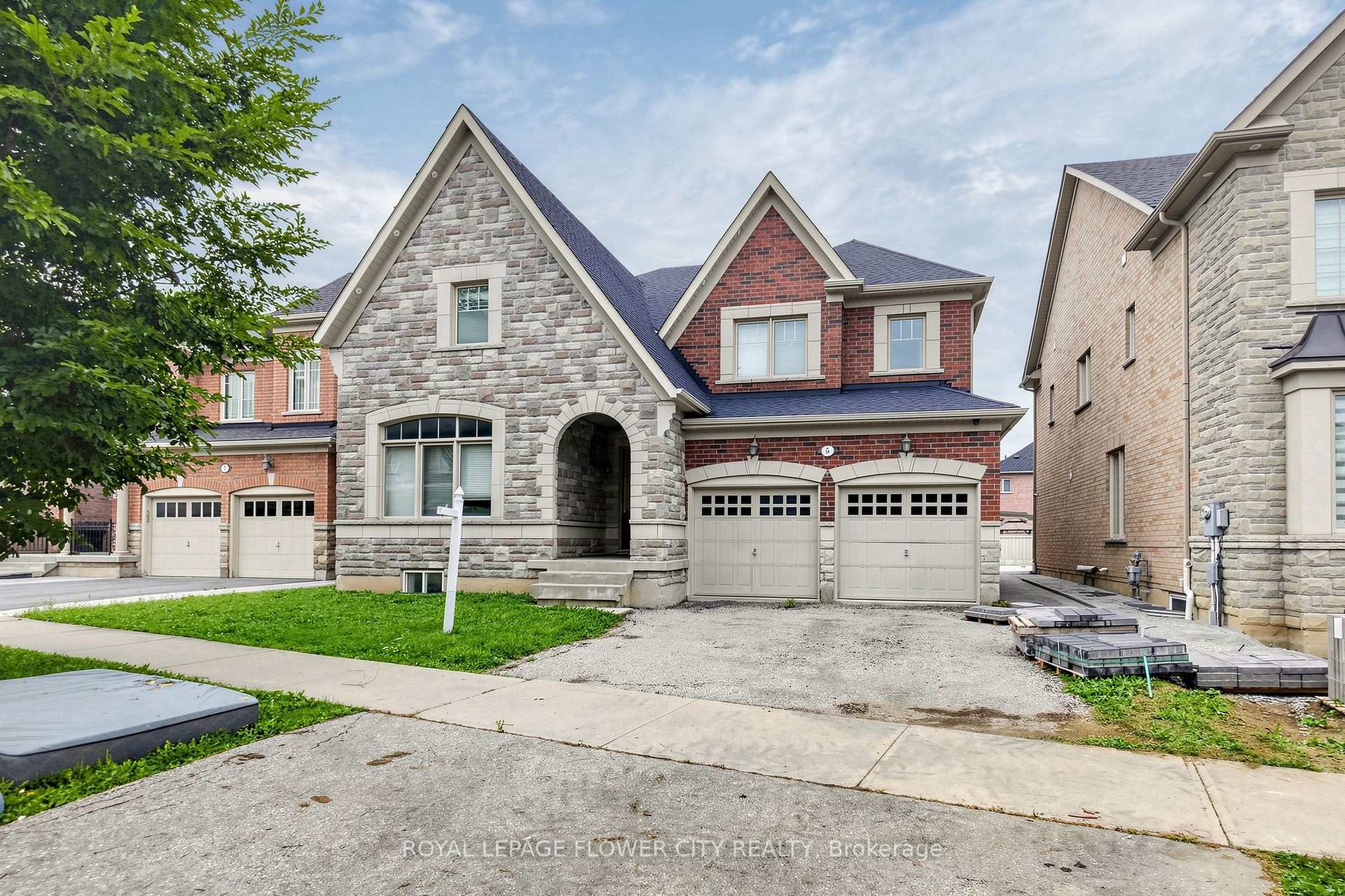 5 Decorso Drive, Brampton, On L6p 3t7
