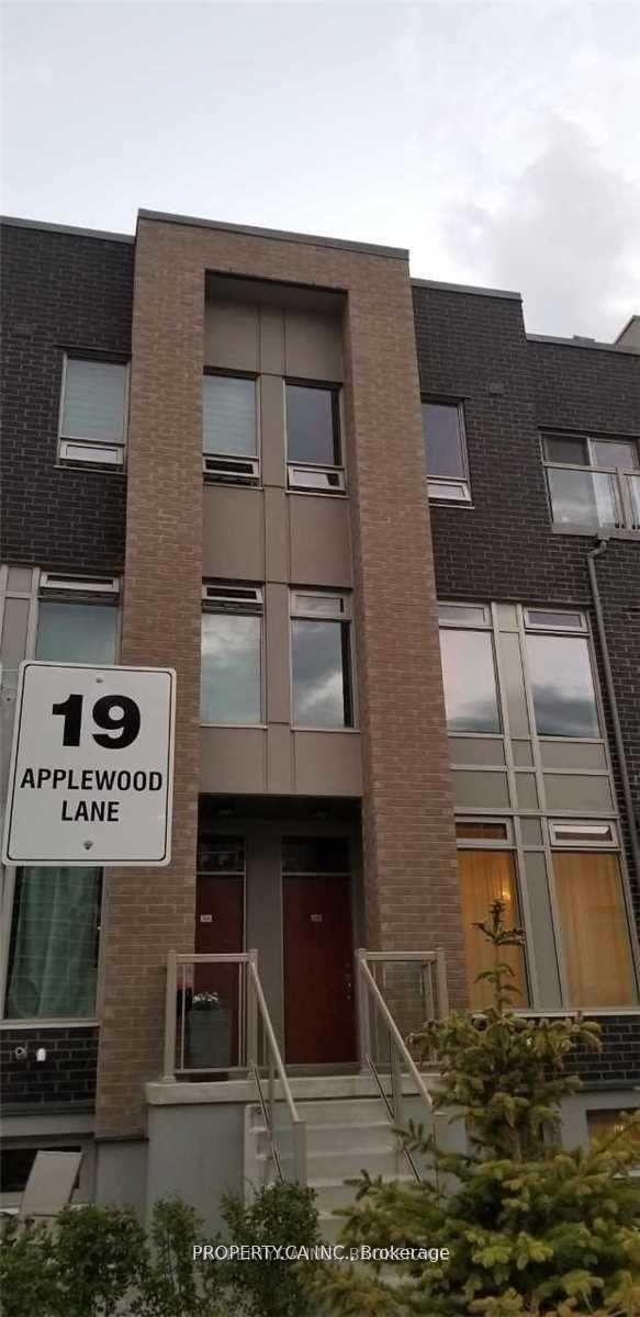 19 Applewood Lane 248, Toronto, On M9c 0c1