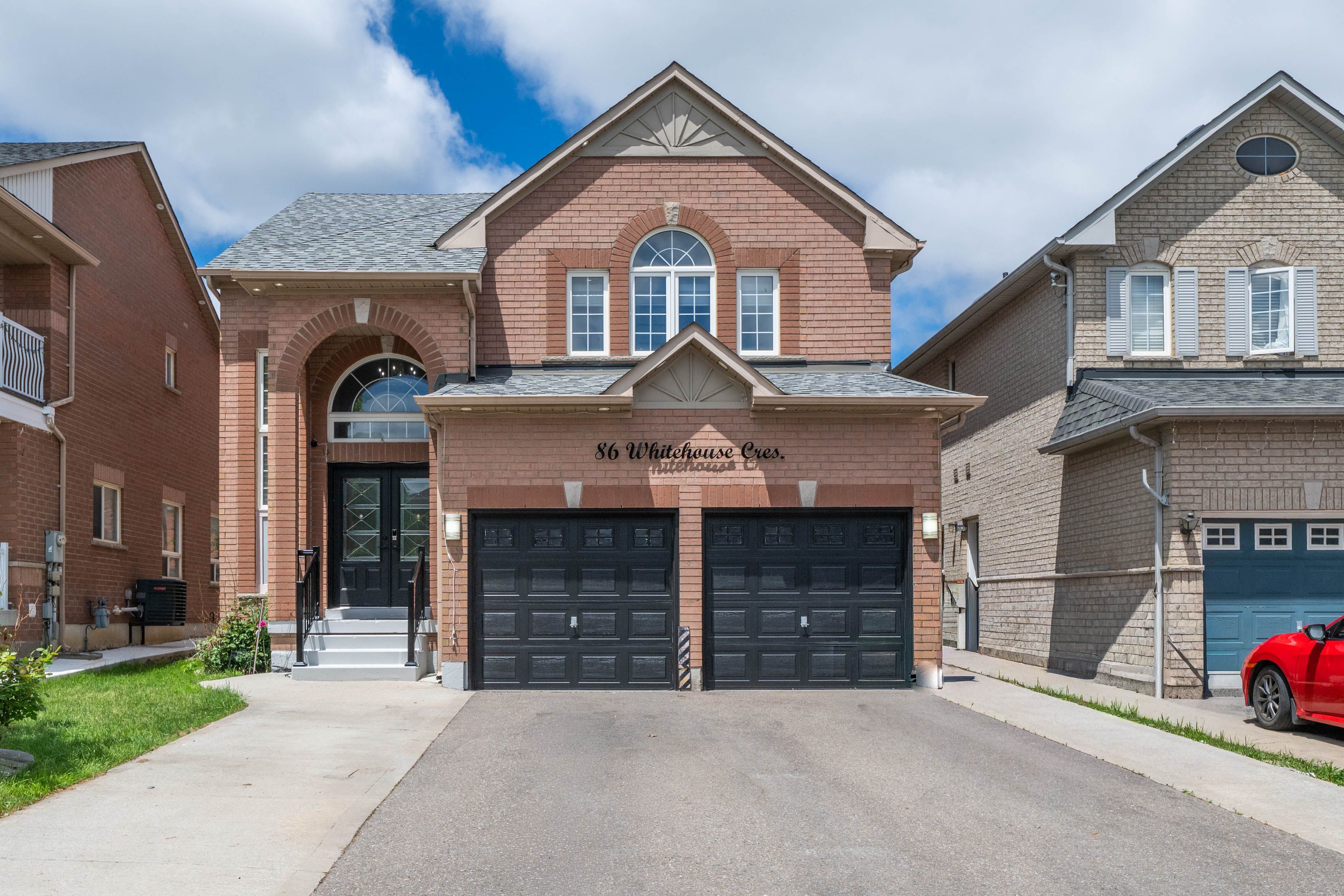 86 Whitehouse Crescent, Brampton, On L6p 1l6