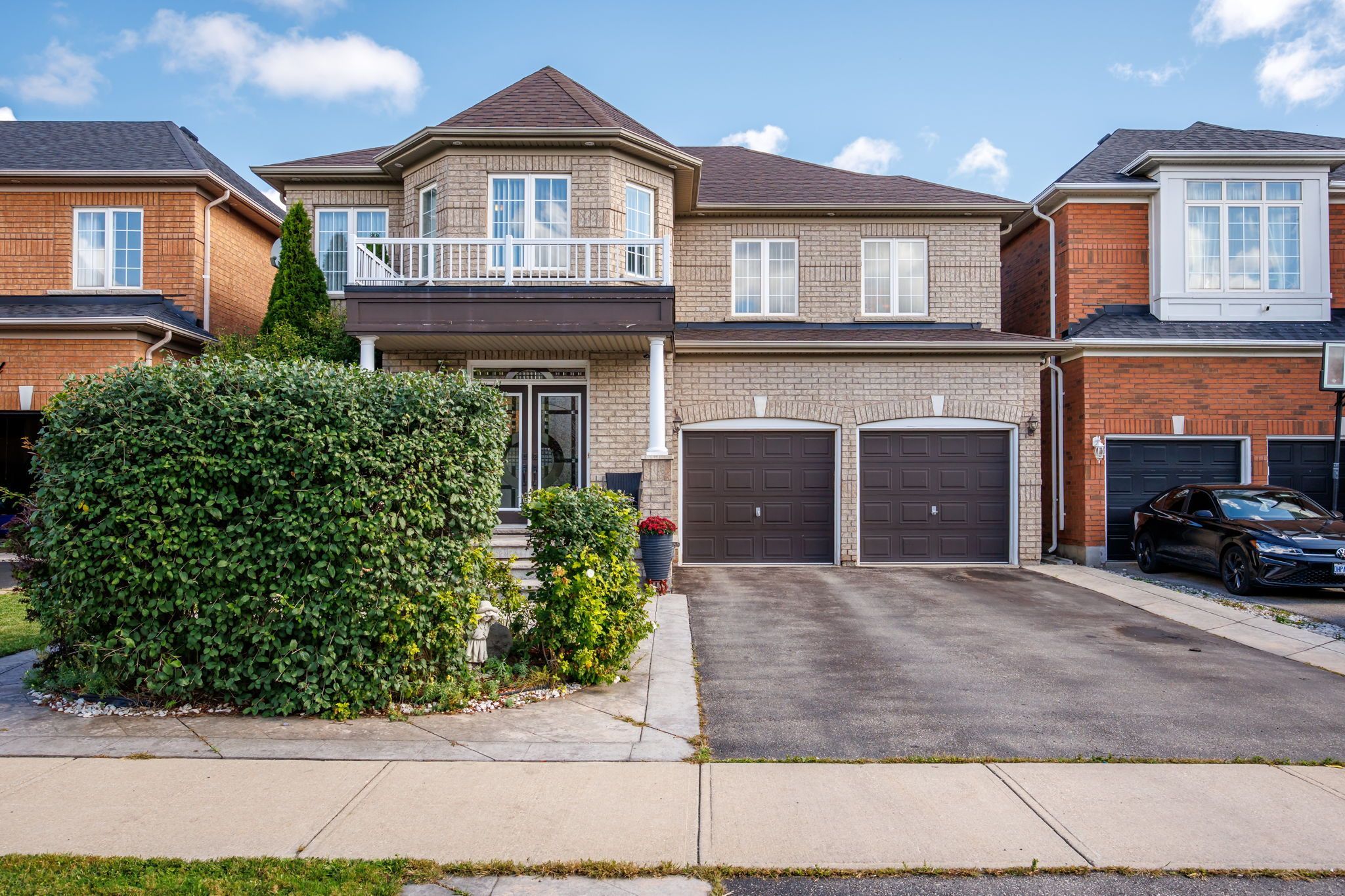 13 Cassinway Road, Brampton, On L6r 3m4