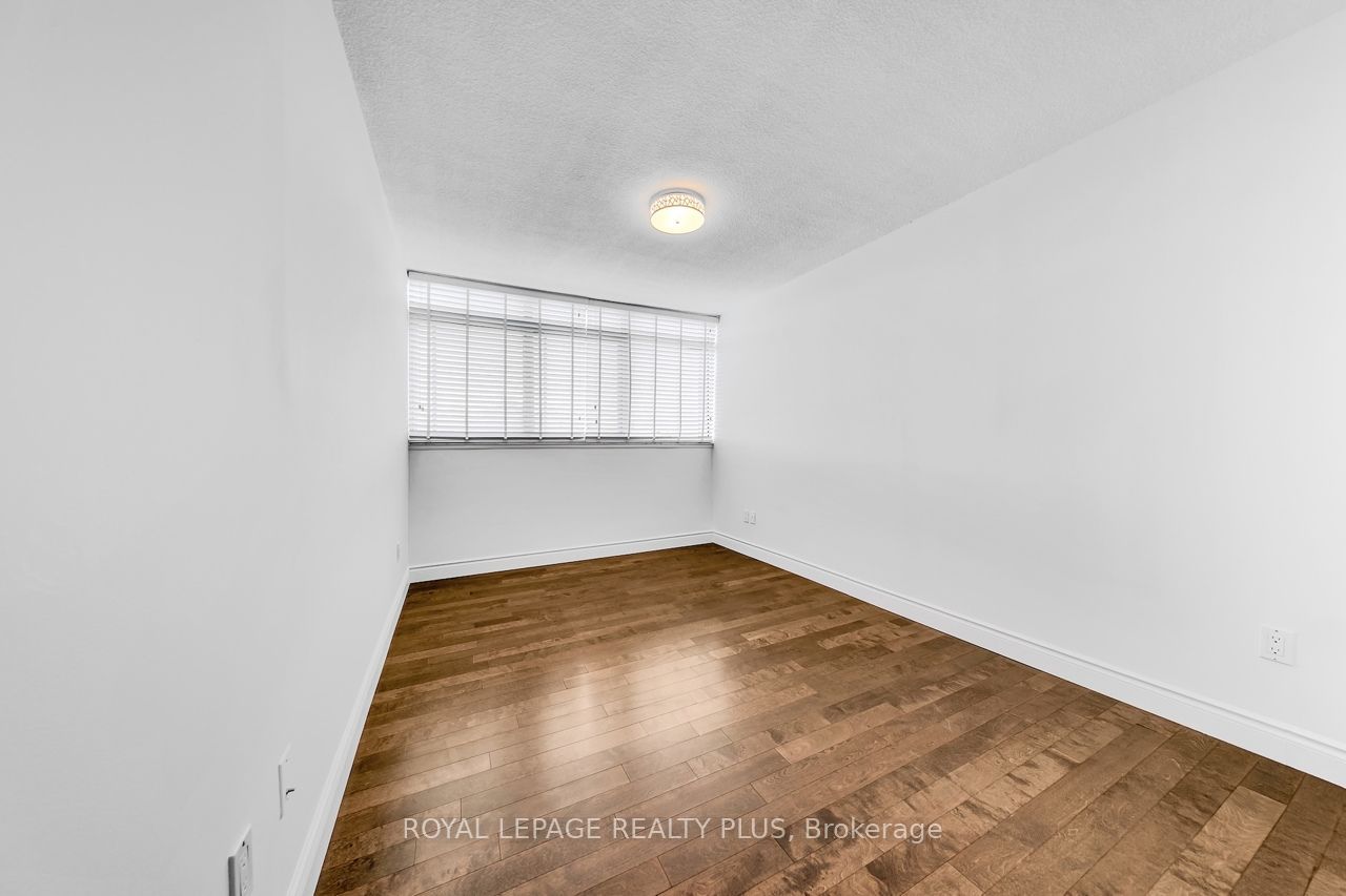 1359 White Oaks Boulevard 403, Oakville, On L6h 2r8