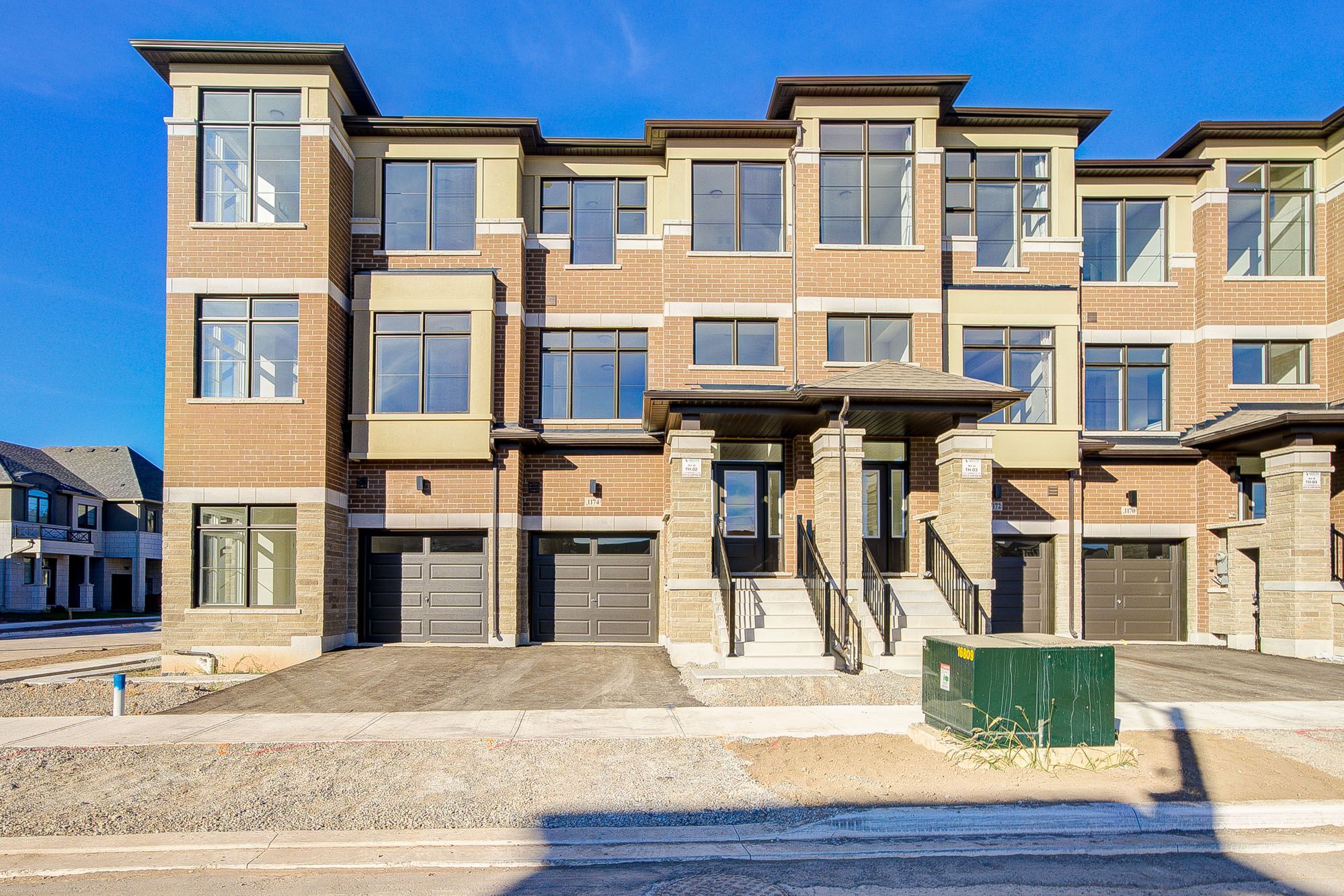 1174 Dartmouth Crescent, Oakville, On L6h 8c3