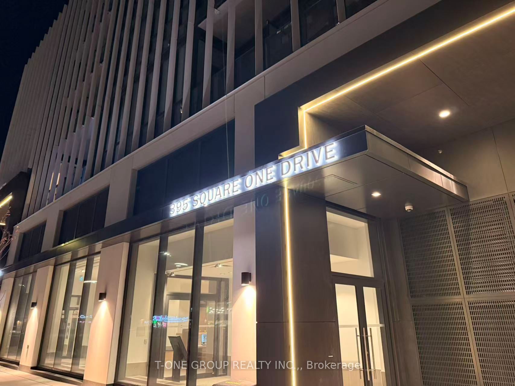 395 Nw Square One Drive 1805, Mississauga, On L5b 0c6