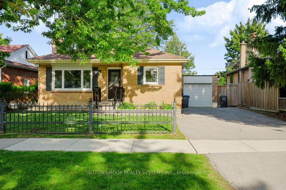 94 Harold Street, Brampton, On L6y 1e6
