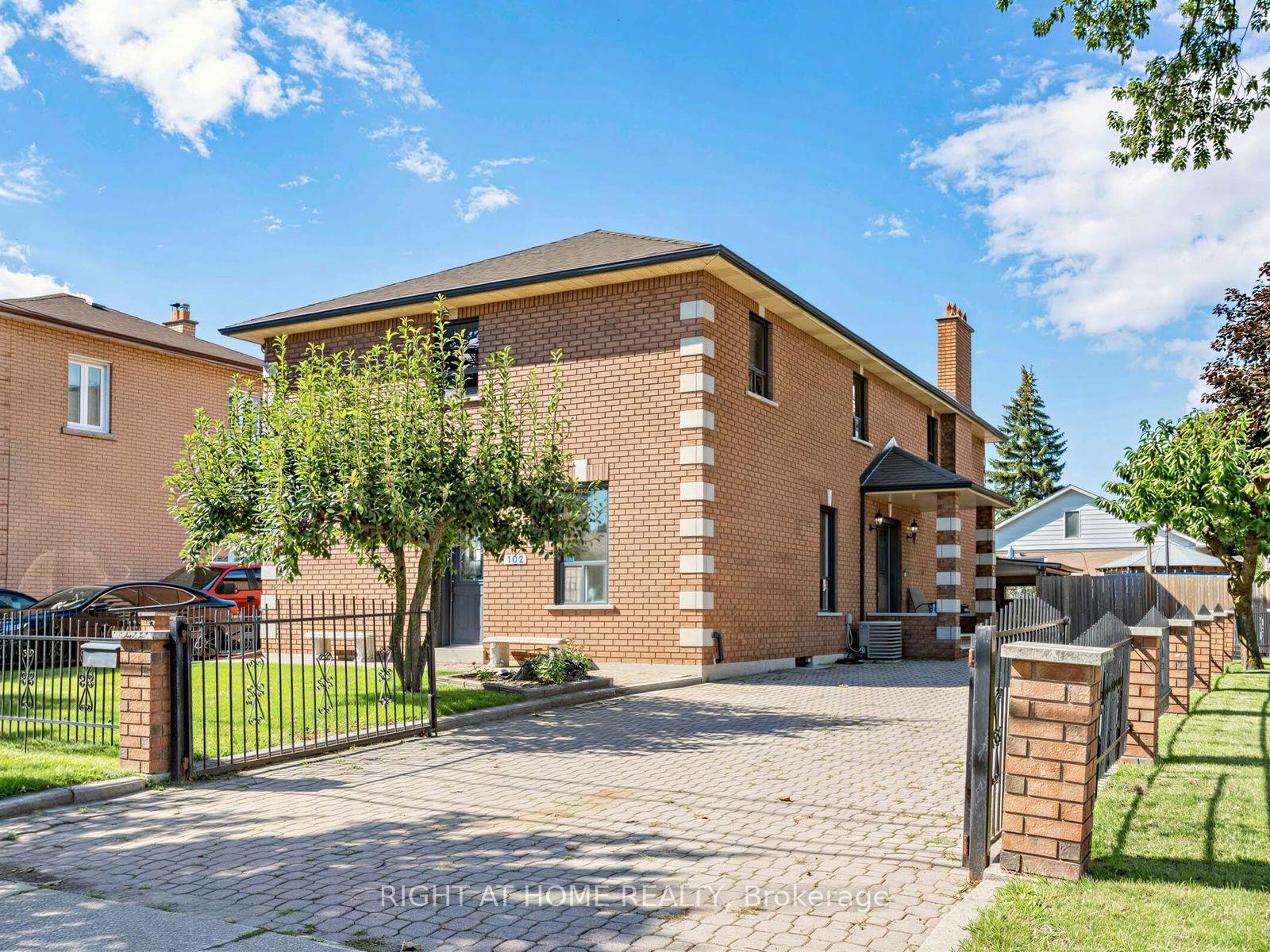 102 Judson Street, Toronto, On M8z 1b1