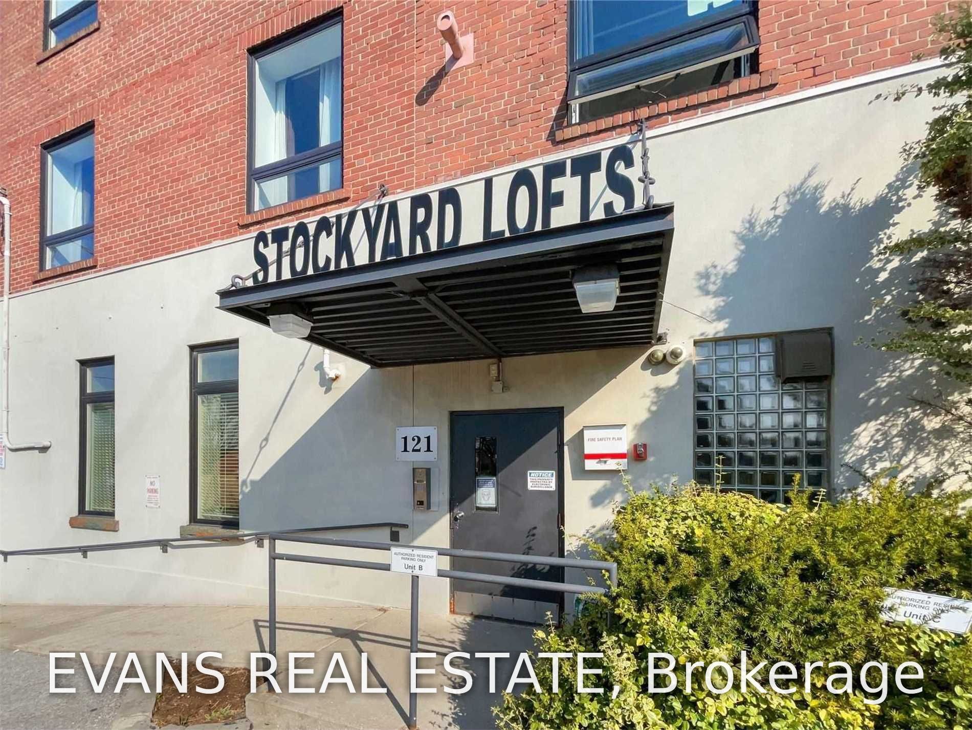 121 Prescott Avenue 22, Toronto, On M6n 3g8