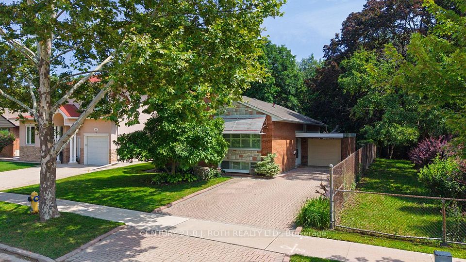 109 Wincott Drive, Toronto, On M9r 2p5