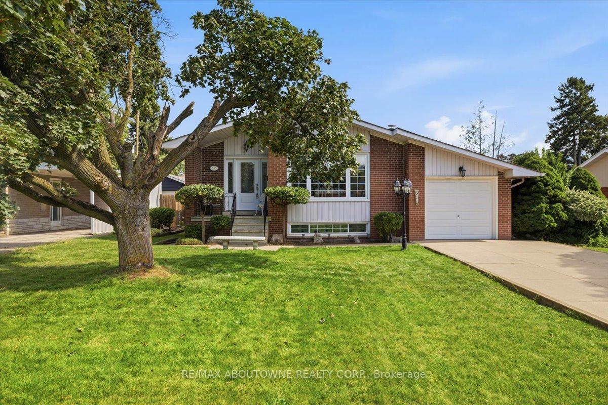 343 Duncombe Drive, Burlington, On L7l 4m2