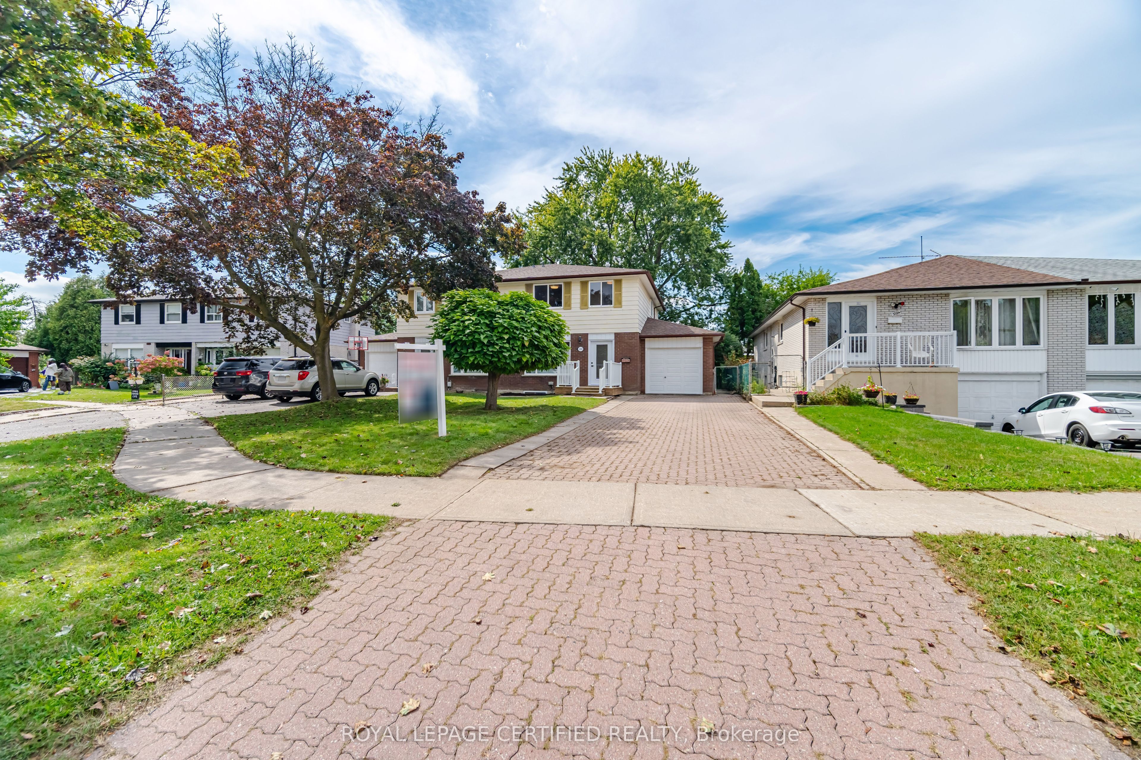 3390 Frobex Court, Mississauga, On L5c 2b5
