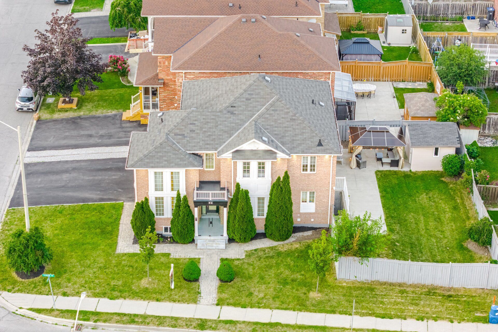 71 Leagate Street, Brampton, On L7a 3j4