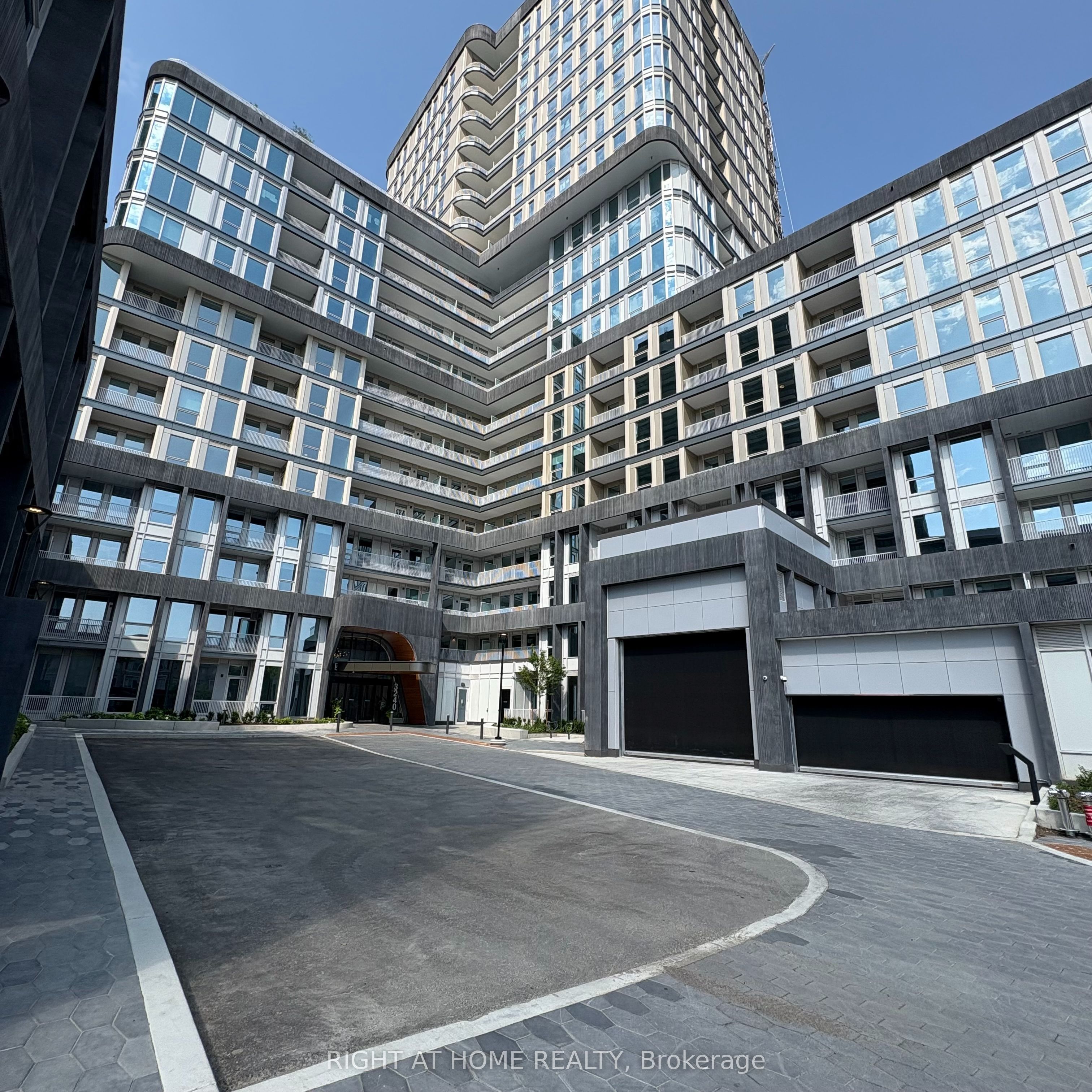 3240 William Coltson Avenue 430, Oakville, On L6x 0x1