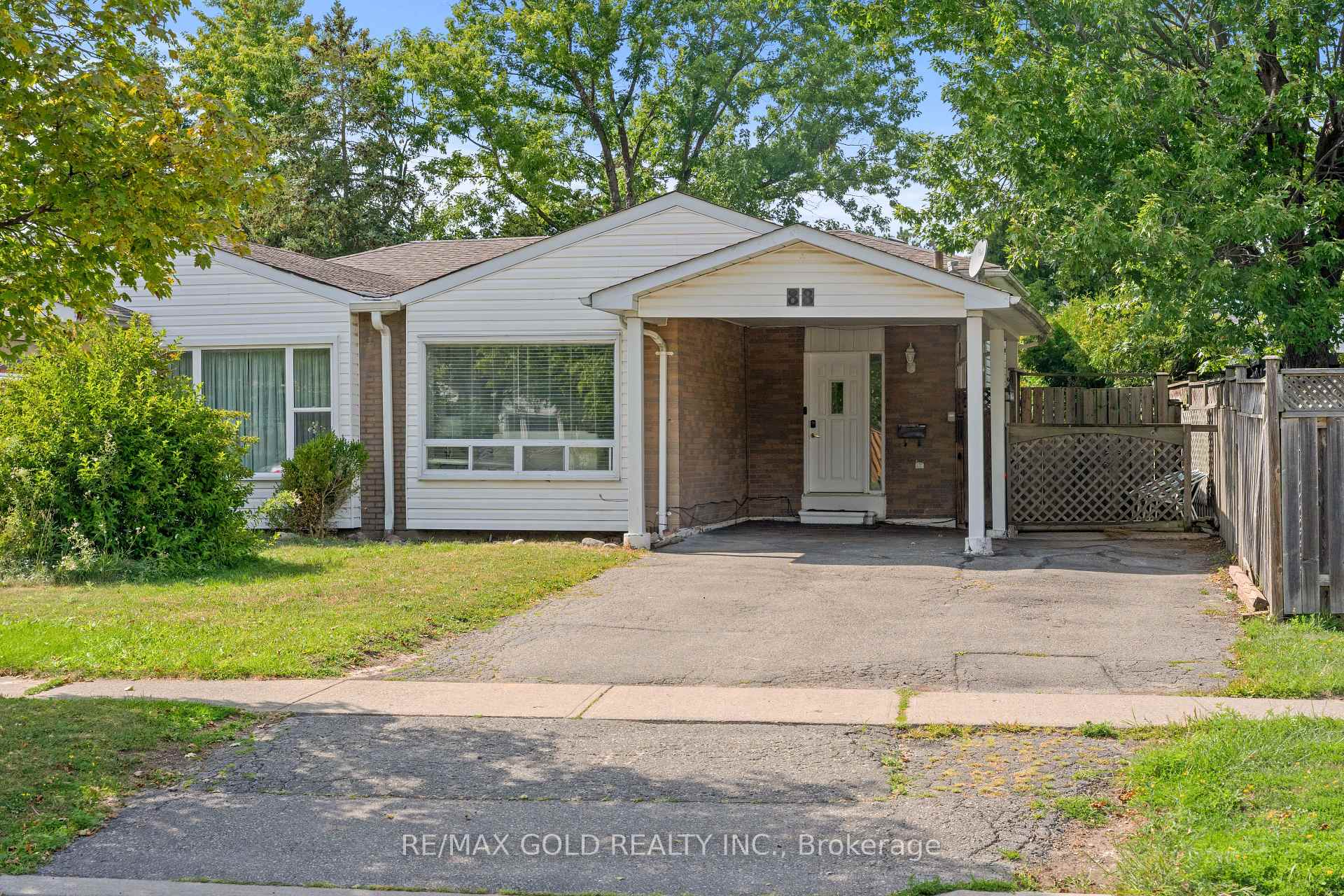 88 Goldcrest Road, Brampton, On L6s 1g8