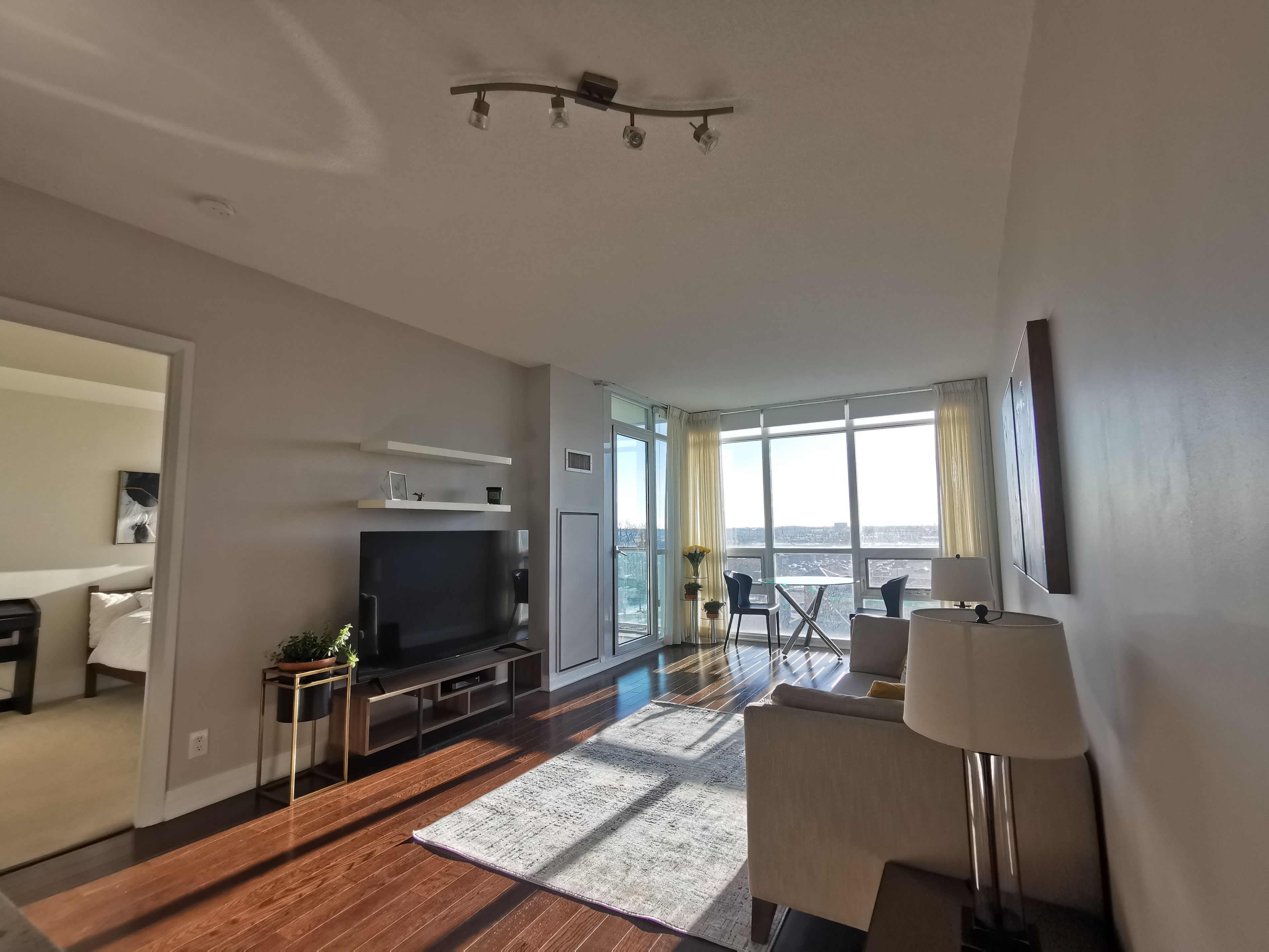 1055 Southdown Road 613, Mississauga, On L5j 0a3