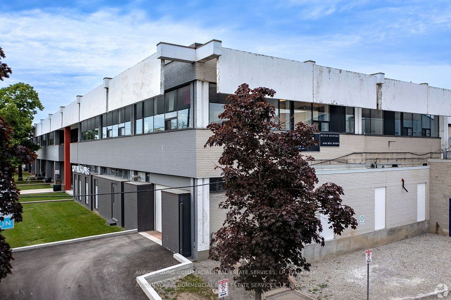 75 Dufflaw Road 203a, Toronto, On M6a 2w4