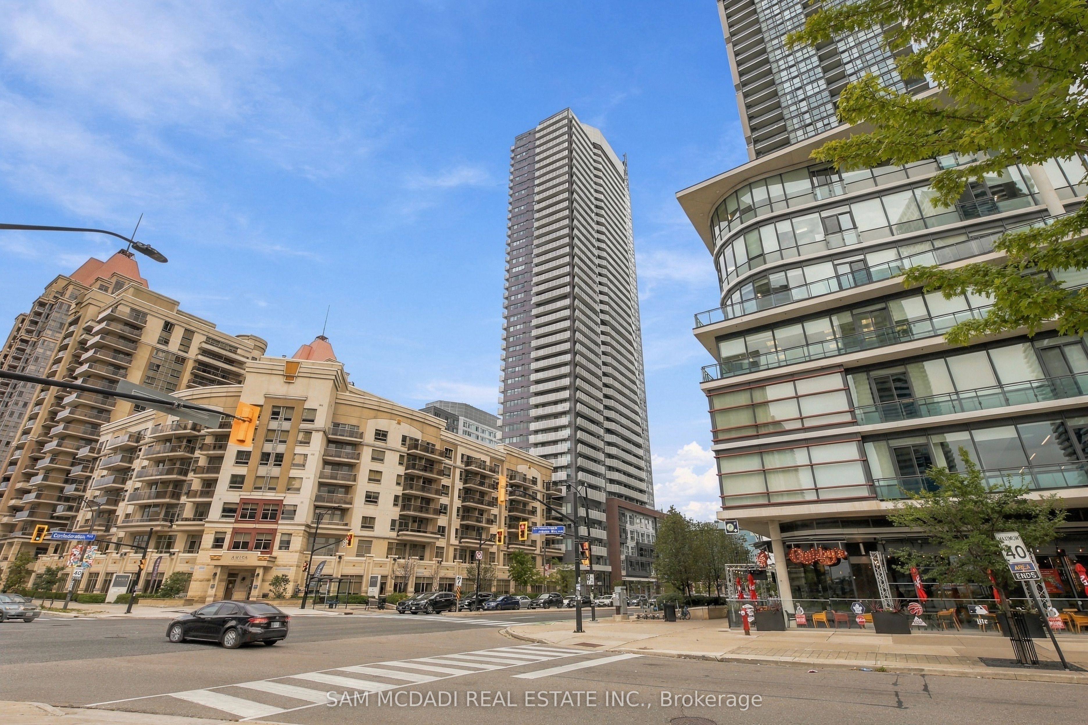 4065 Confederation Parkway 3702, Mississauga, On L5b 0l4