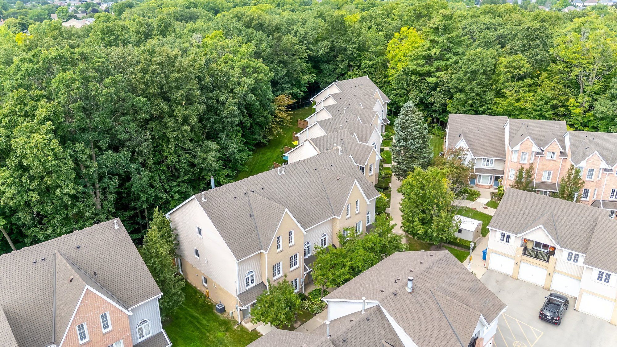 2110 Cleaver Avenue 218, Burlington, On L7m 3z3
