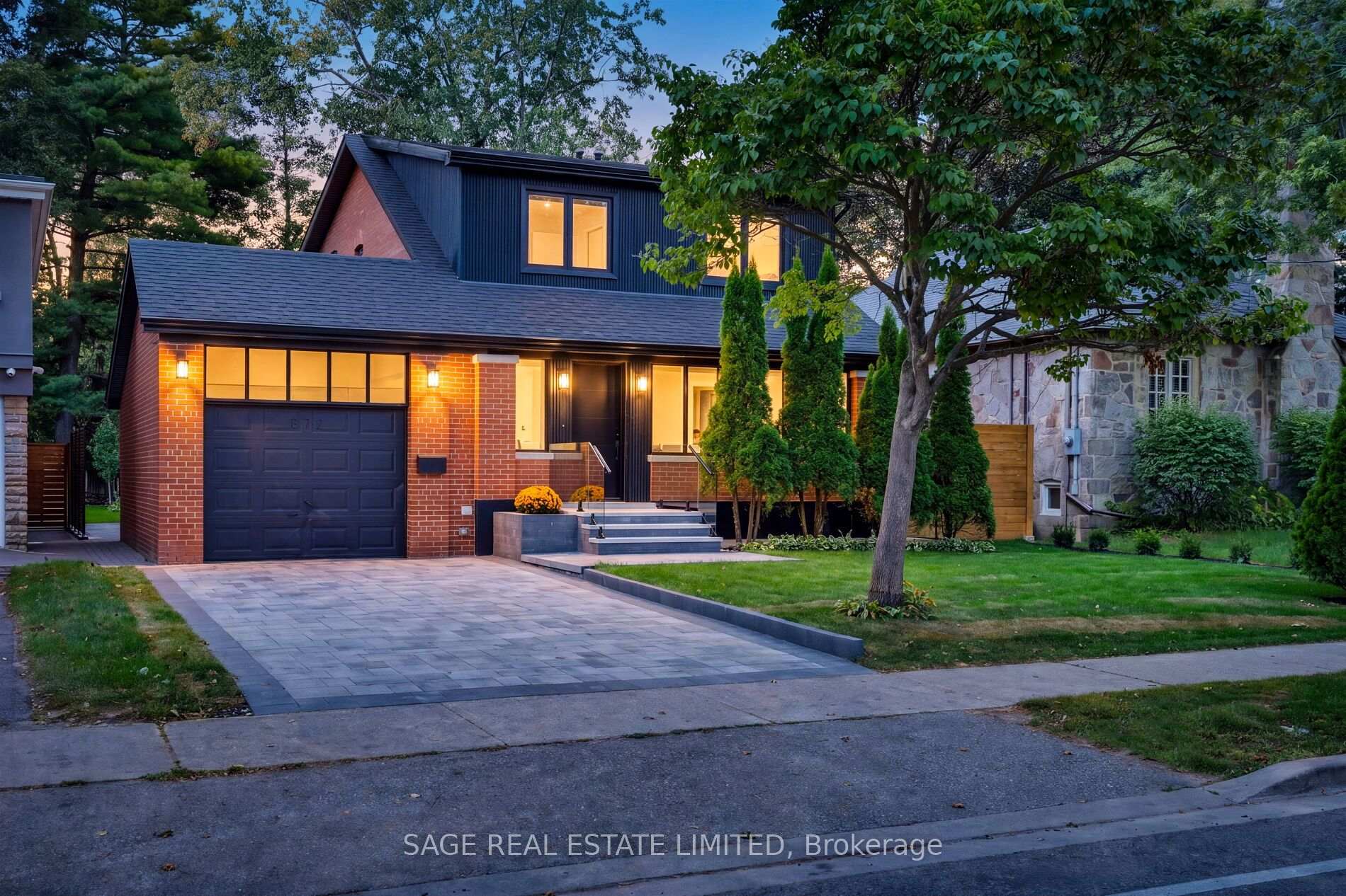 872 Royal York Road, Toronto, On M8y 2v4