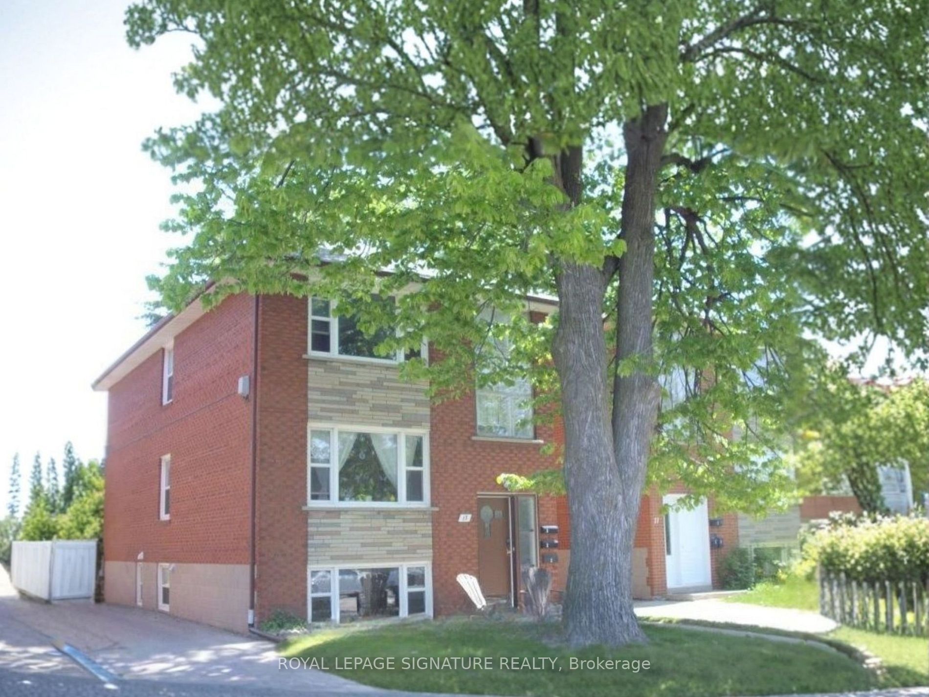 13 Wesley Street 3, Toronto, On M8y 2w4