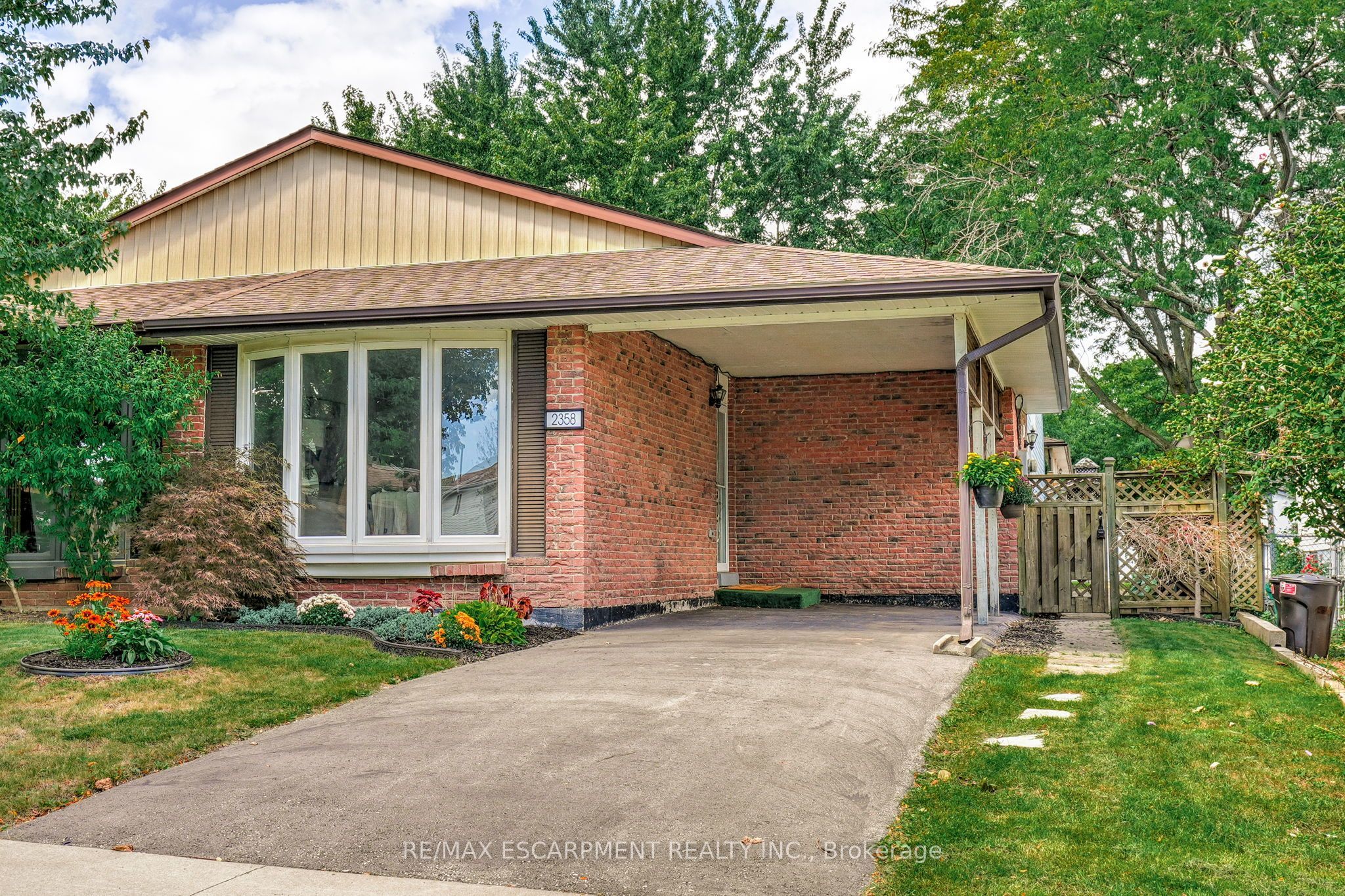 2358 Greenbank Trail, Burlington, On L7p 3s8
