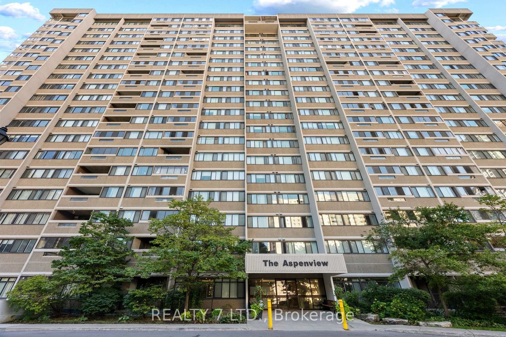 50 Elm Drive E 1507, Mississauga, On L5a 3x2