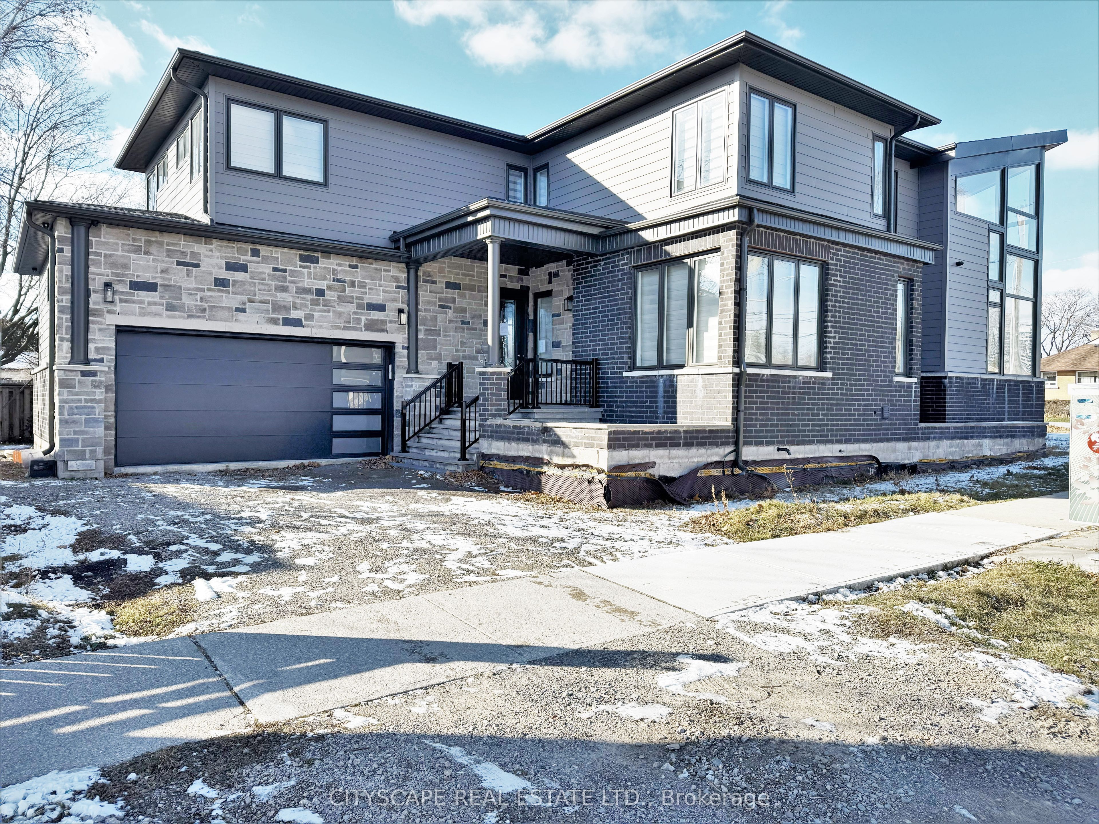 204 Mary Street, Oakville, On L6k 1s4