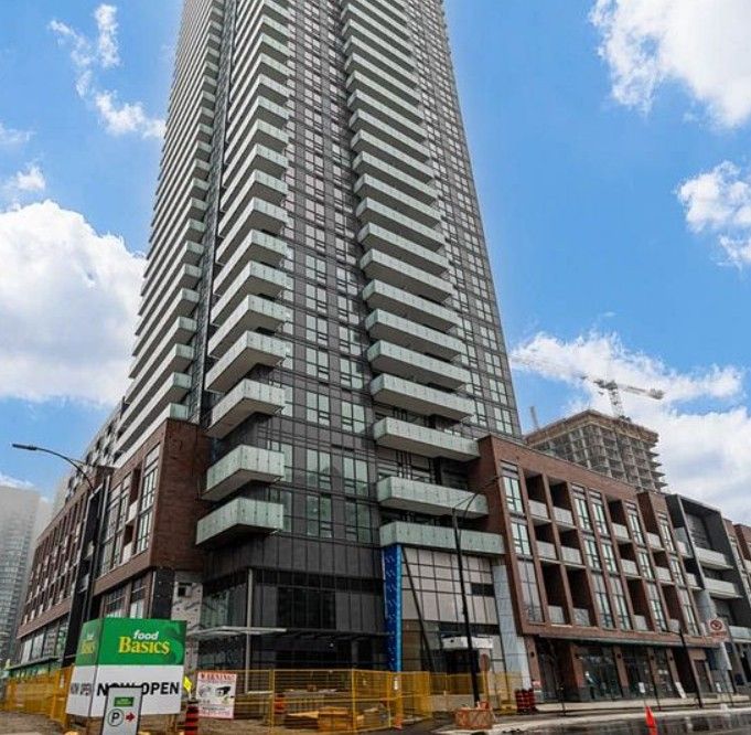 430 Square One Drive 1405, Mississauga, On L5b 0l6