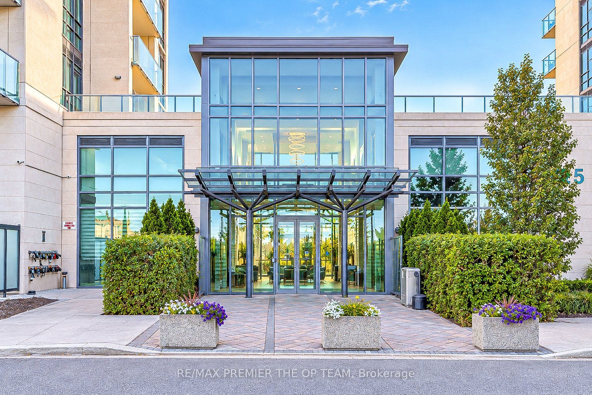 45 Yorkland Boulevard 105, Brampton, On L6p 4b4