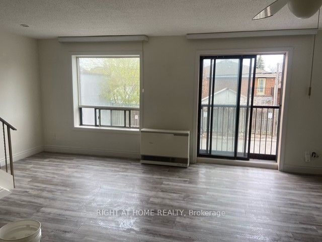 3358 Lake Shore Boulevard W Unit B, Toronto, On L8m 1m9