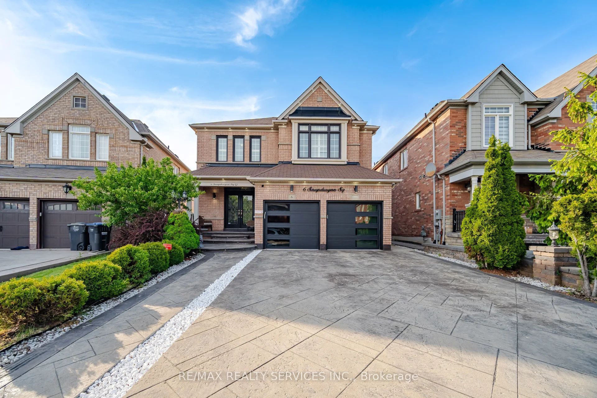 6 Snapdragon Square, Brampton, On L6p 3k2