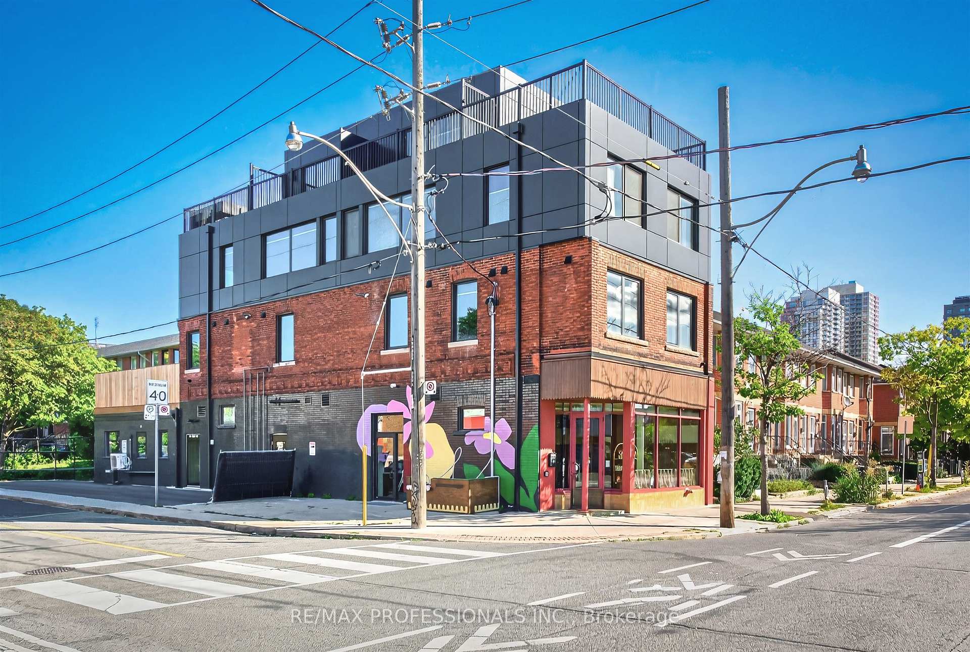 393 Perth Avenue 201, Toronto, On M6p 3y5